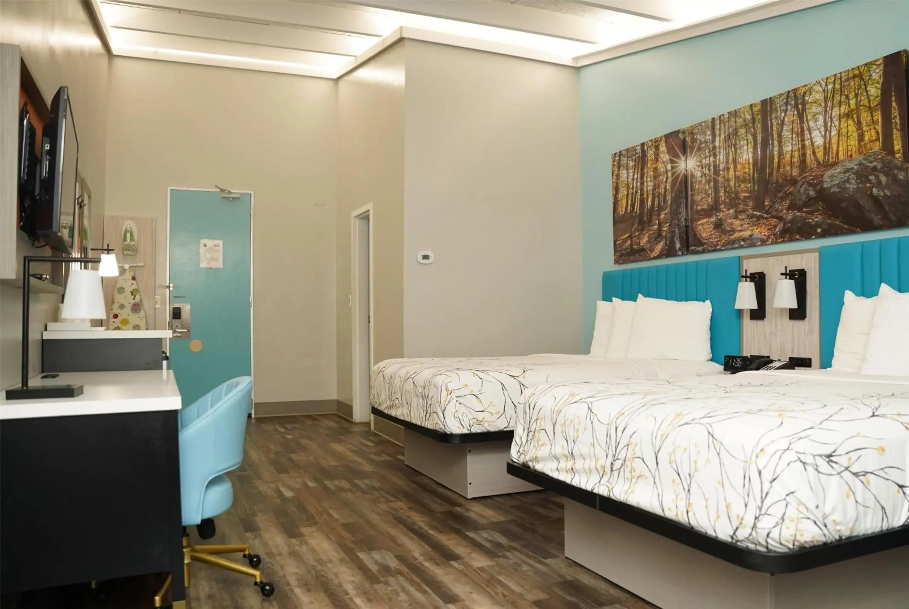 Photo of the whole room, Bed in Days Inn by Wyndham Southington Photo of the whole room, Bed in Days Inn by Wyndham Southington