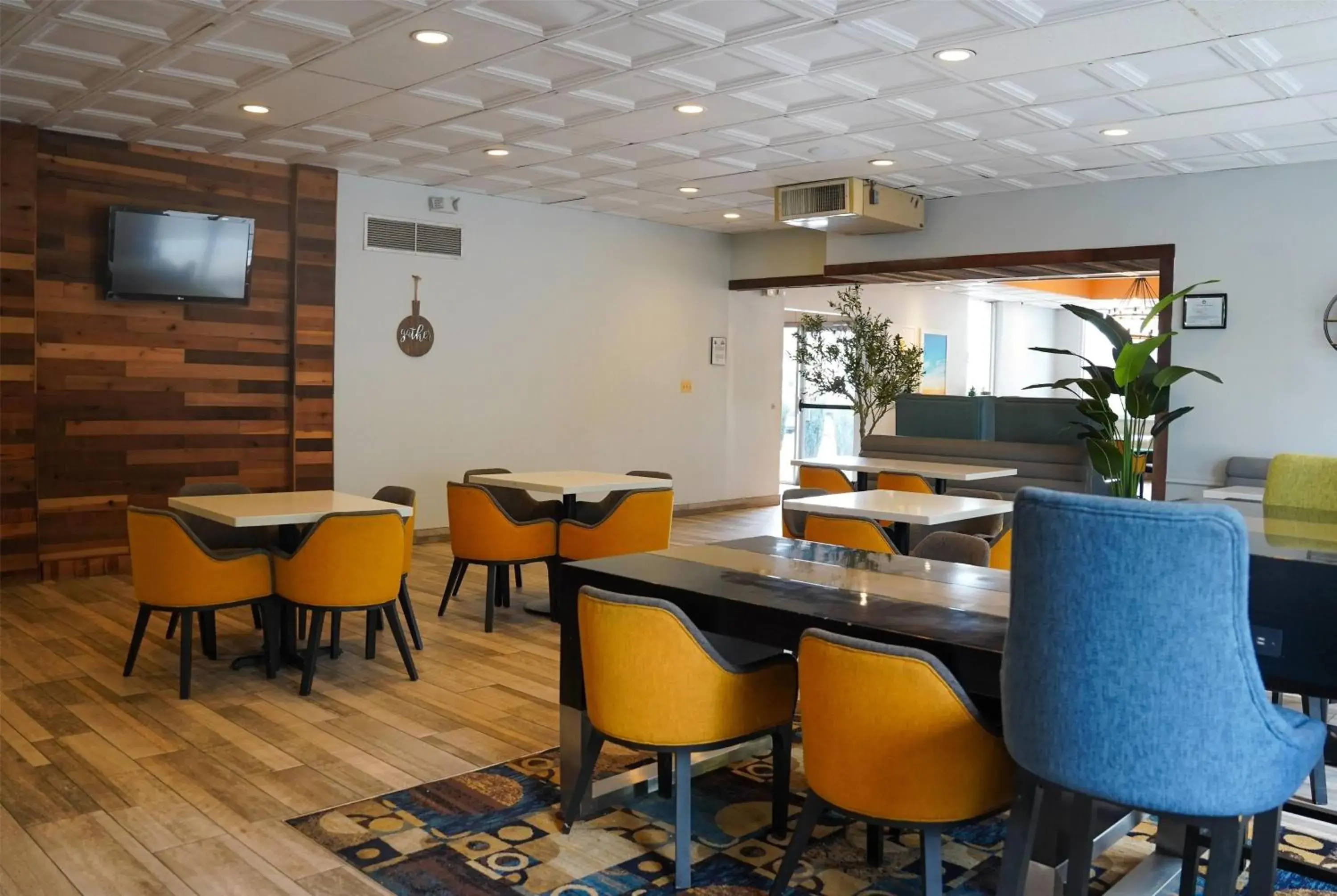 Property building in Days Inn by Wyndham Southington Property building in Days Inn by Wyndham Southington