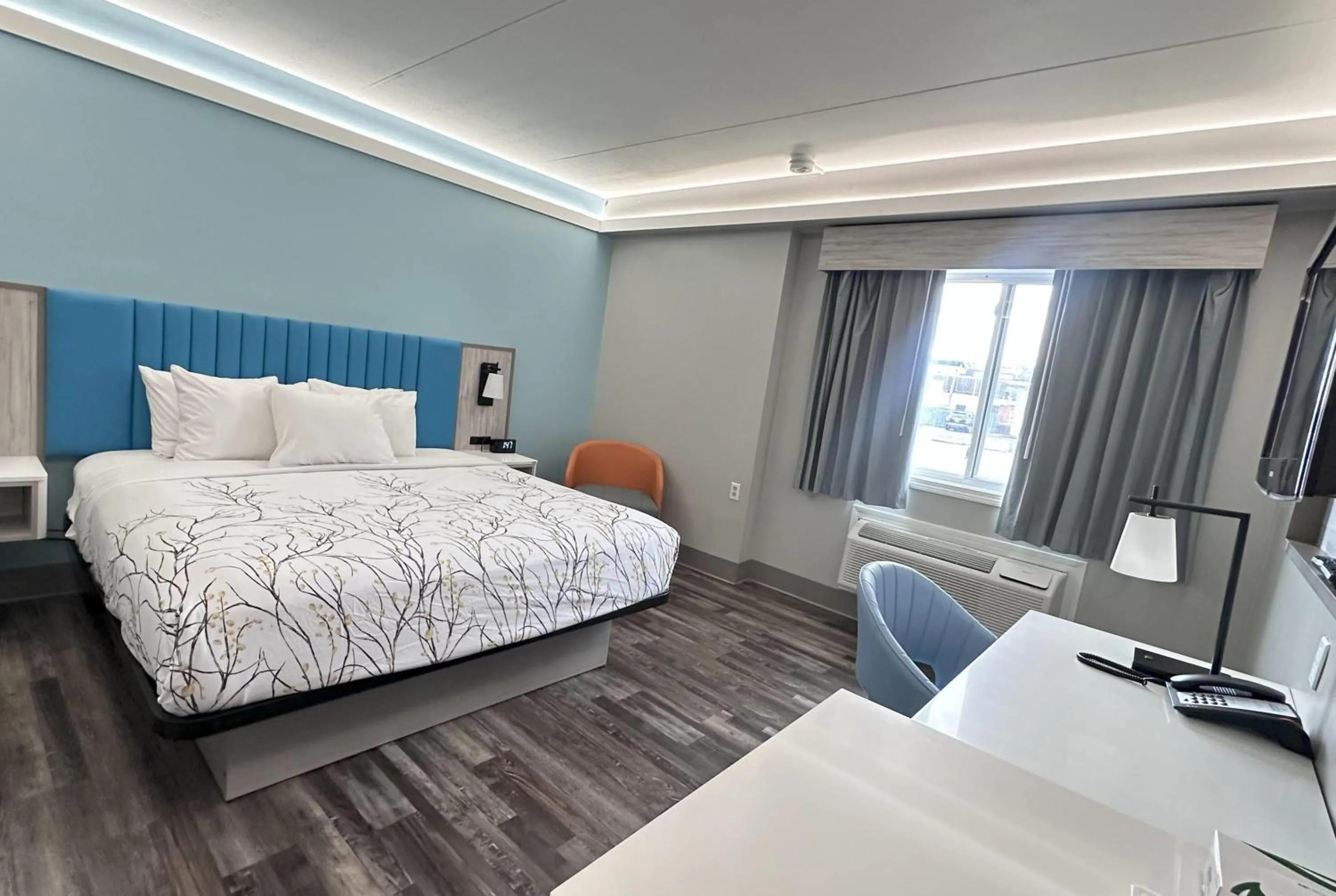 Photo of the whole room, Bed in Days Inn by Wyndham Southington