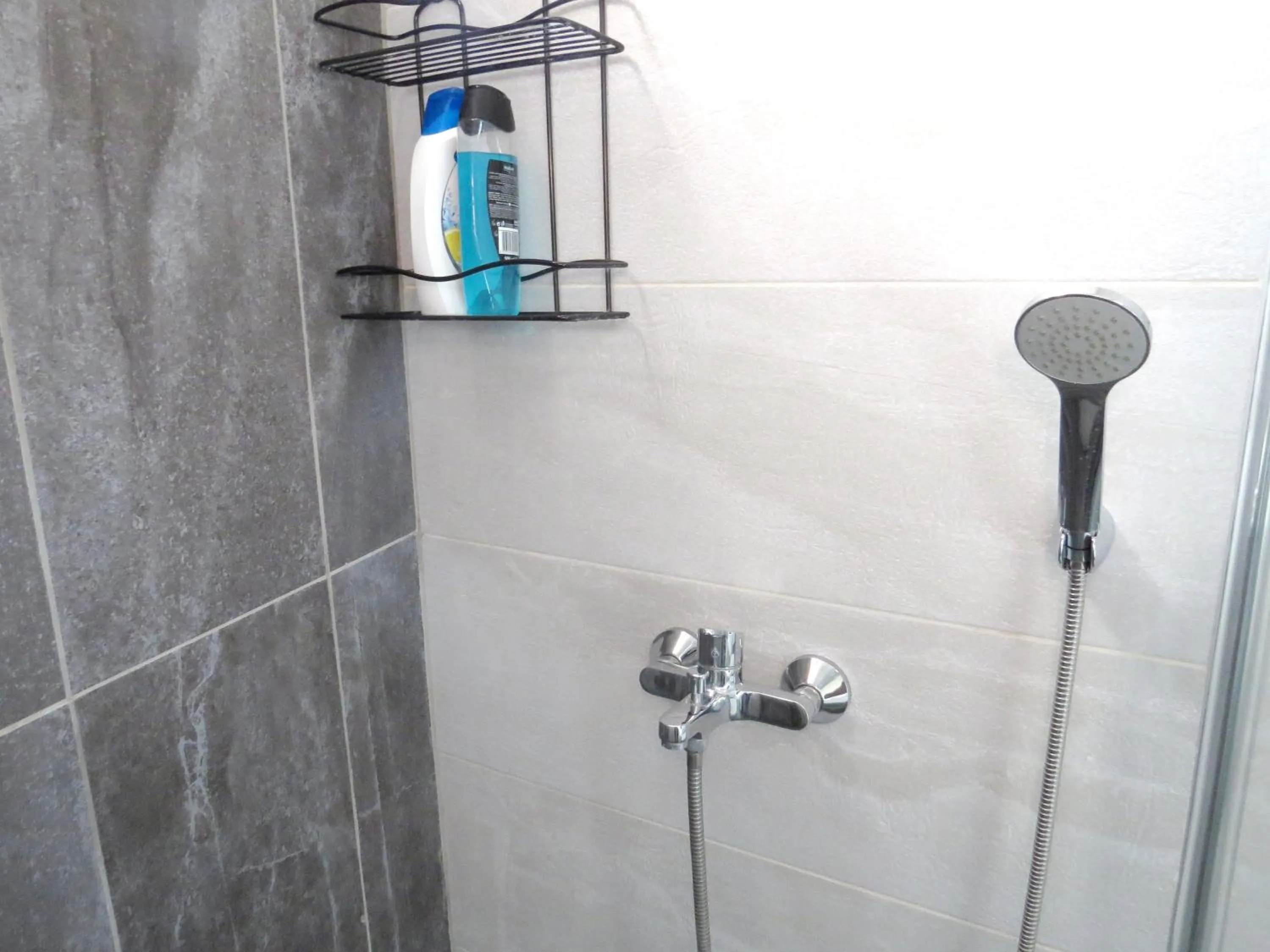 Shower in Istanberry - Paradise Apartments