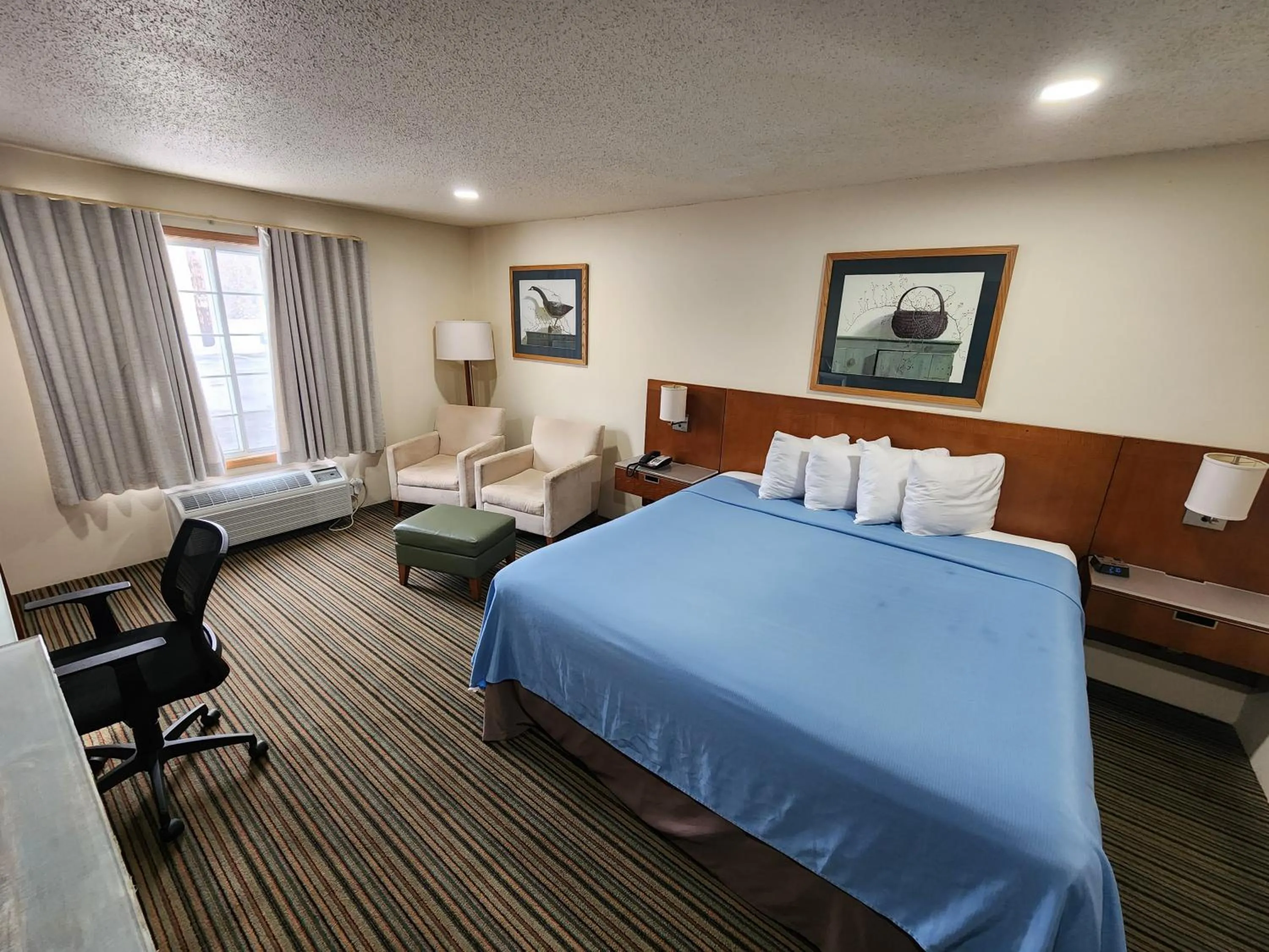 Bed in Windsor Place Inn