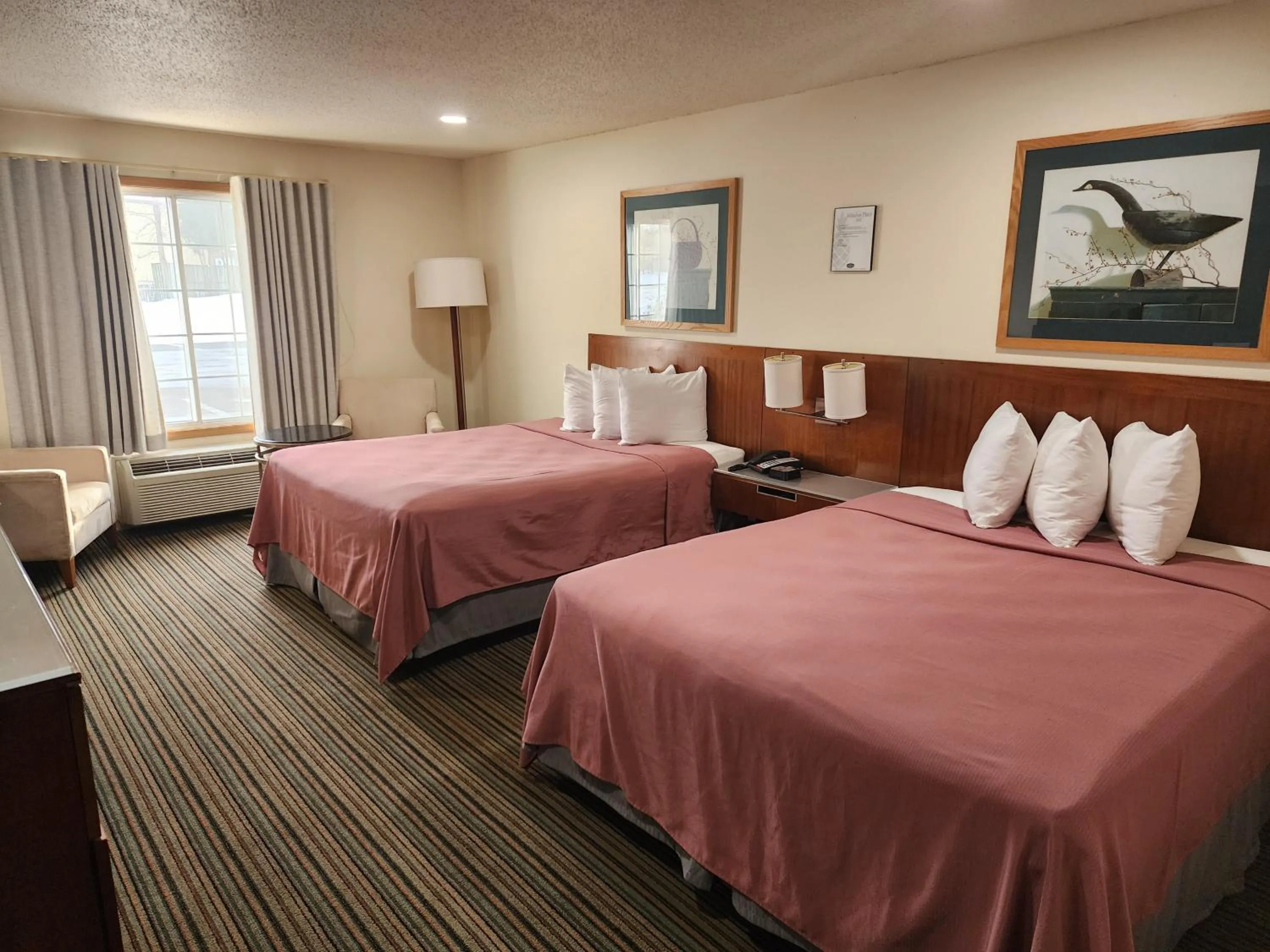 Bed in Windsor Place Inn