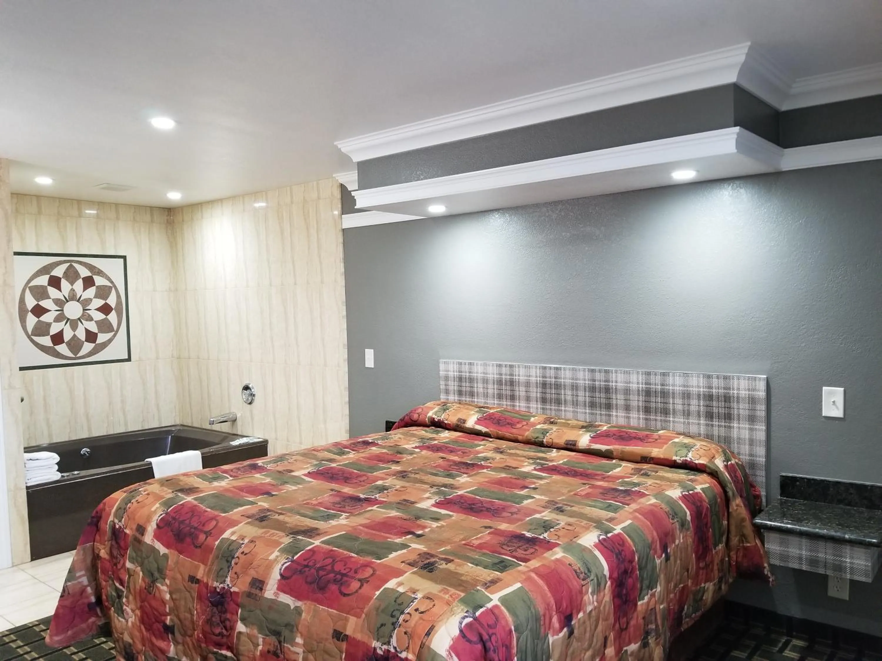 Bed in Rodeway Inn Commerce - Los Angeles