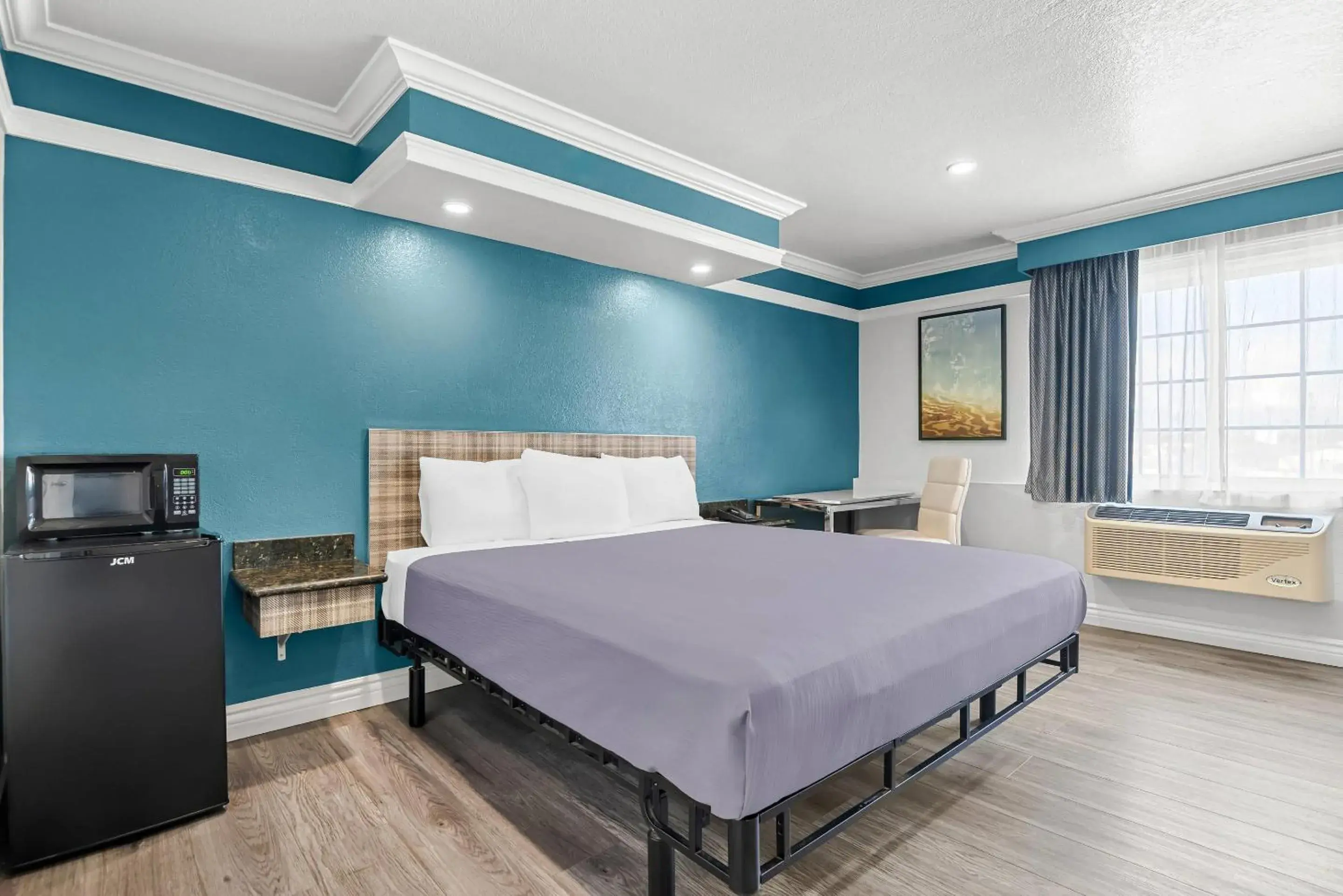 Bedroom, Bed in Rodeway Inn Commerce - Los Angeles Bedroom, Bed in Rodeway Inn Commerce - Los Angeles