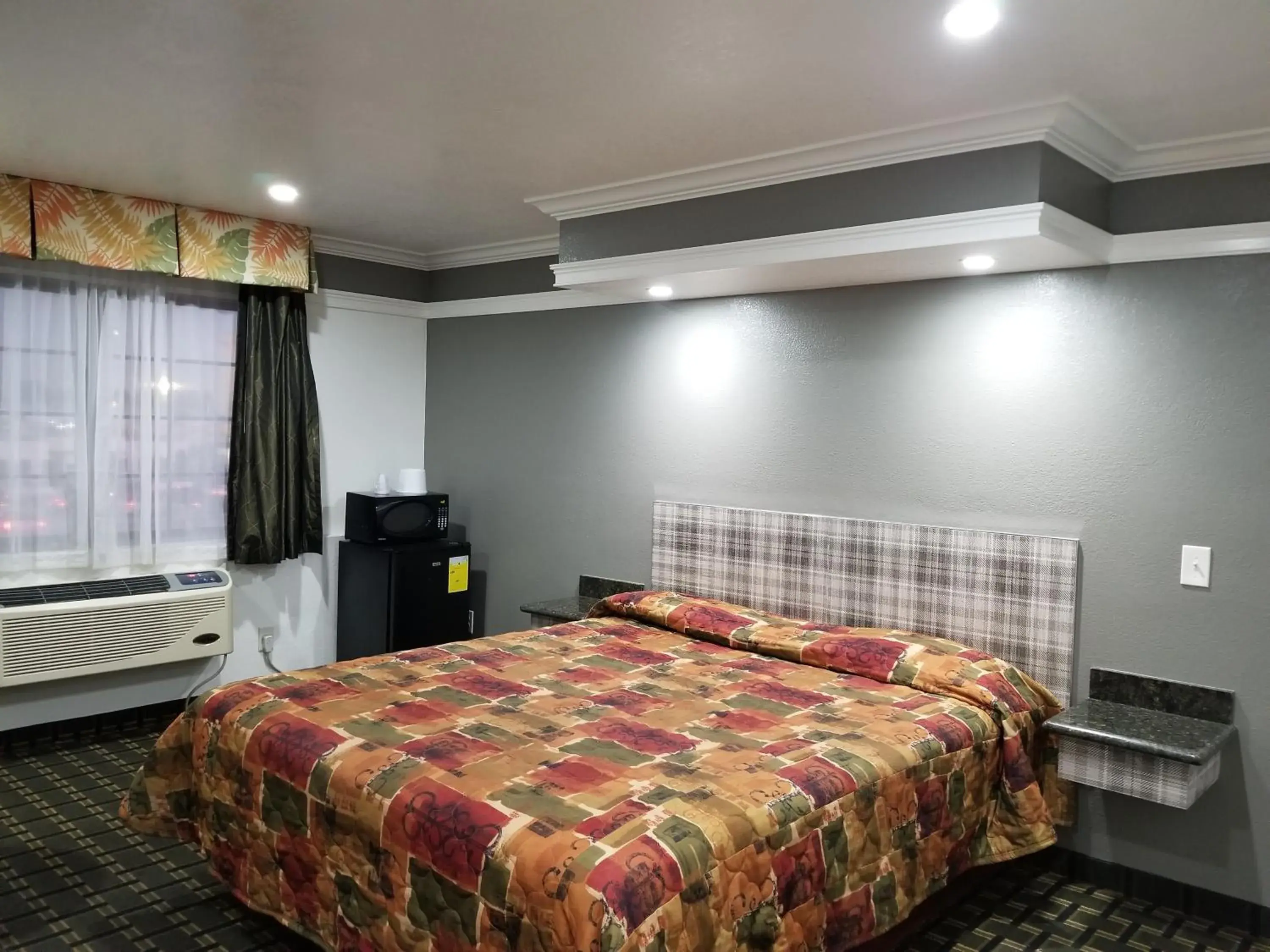 Bed in Rodeway Inn Commerce - Los Angeles Bed in Rodeway Inn Commerce - Los Angeles