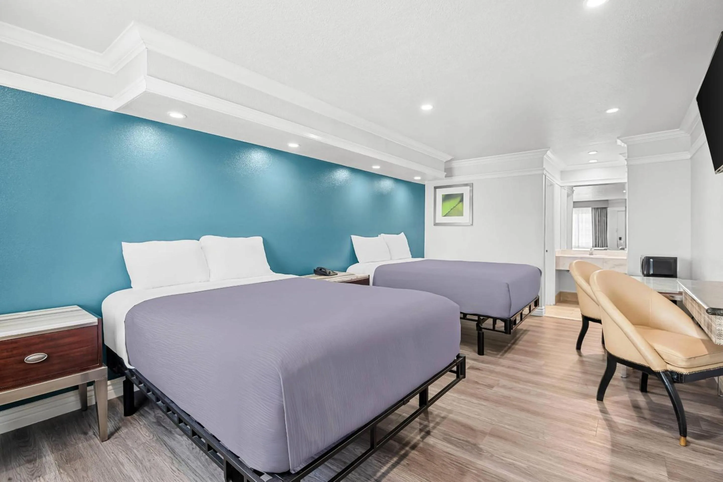 Bedroom, Bed in Rodeway Inn Commerce - Los Angeles