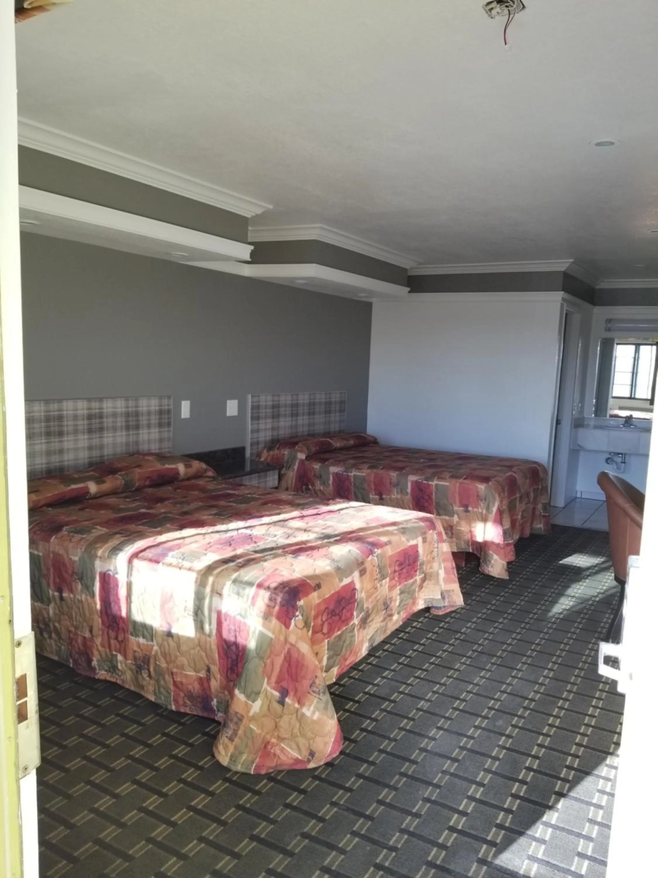 Bed in Rodeway Inn Commerce - Los Angeles