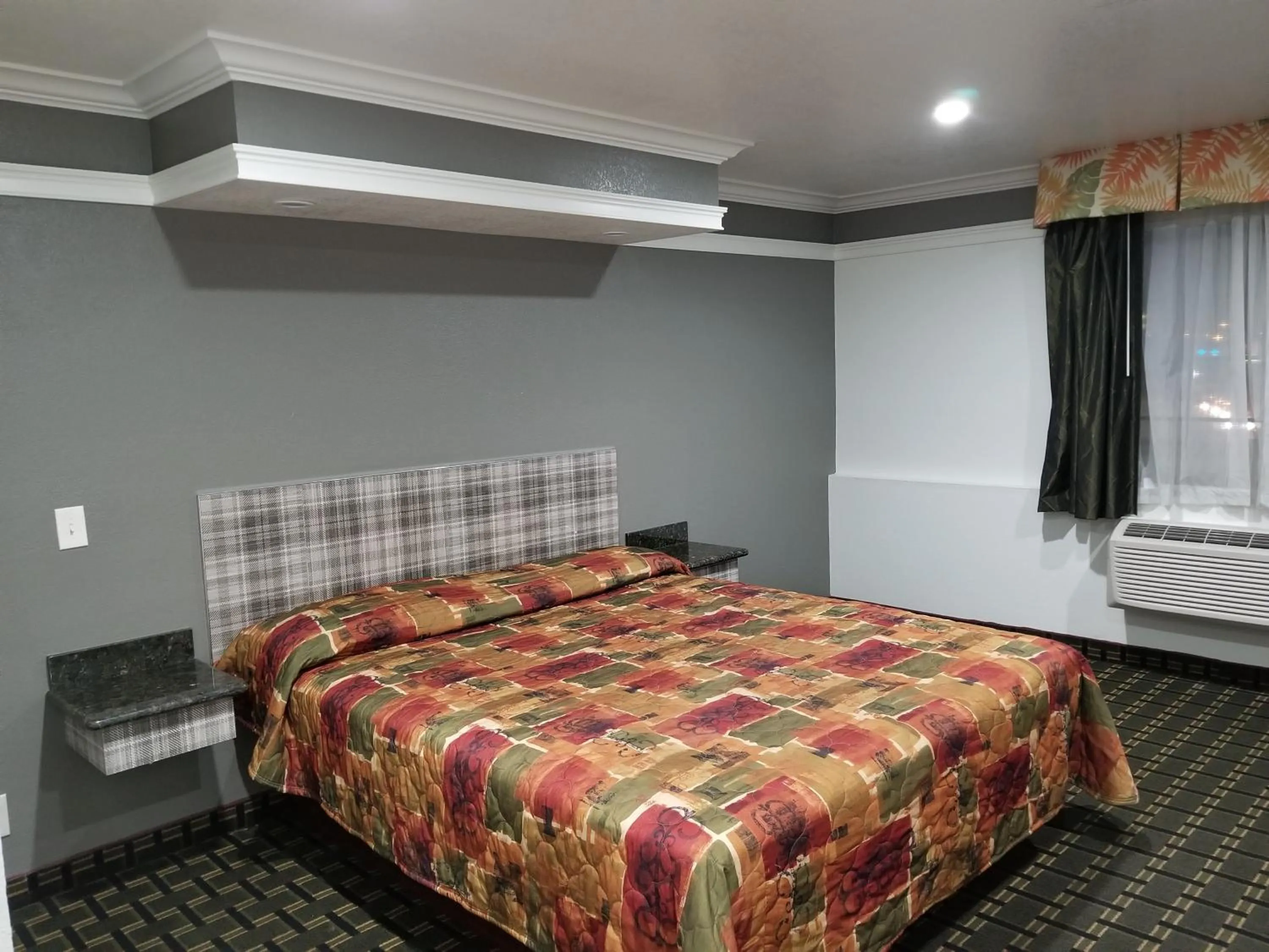 Bed in Rodeway Inn Commerce - Los Angeles