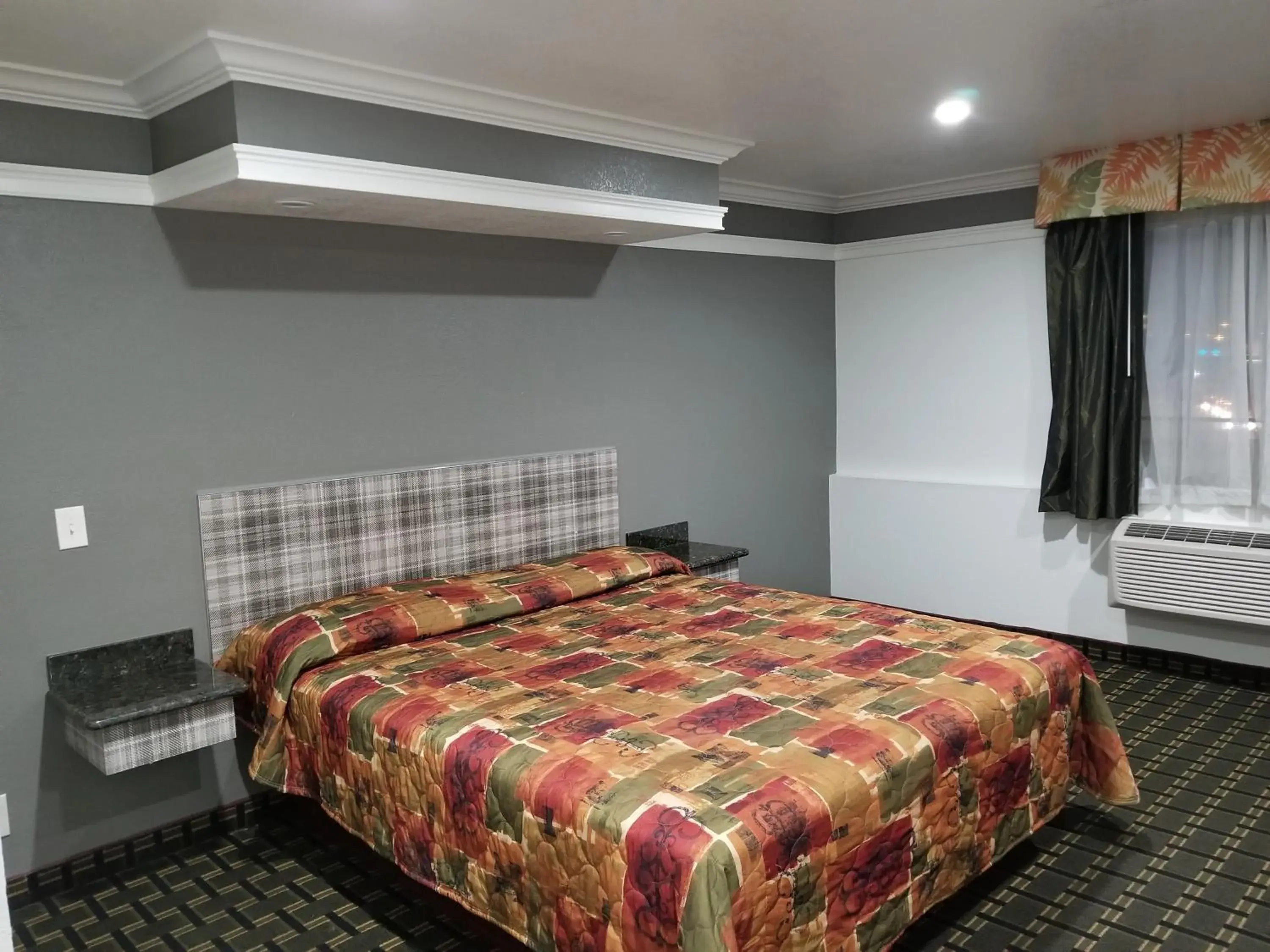 Bed in Rodeway Inn Commerce - Los Angeles Bed in Rodeway Inn Commerce - Los Angeles