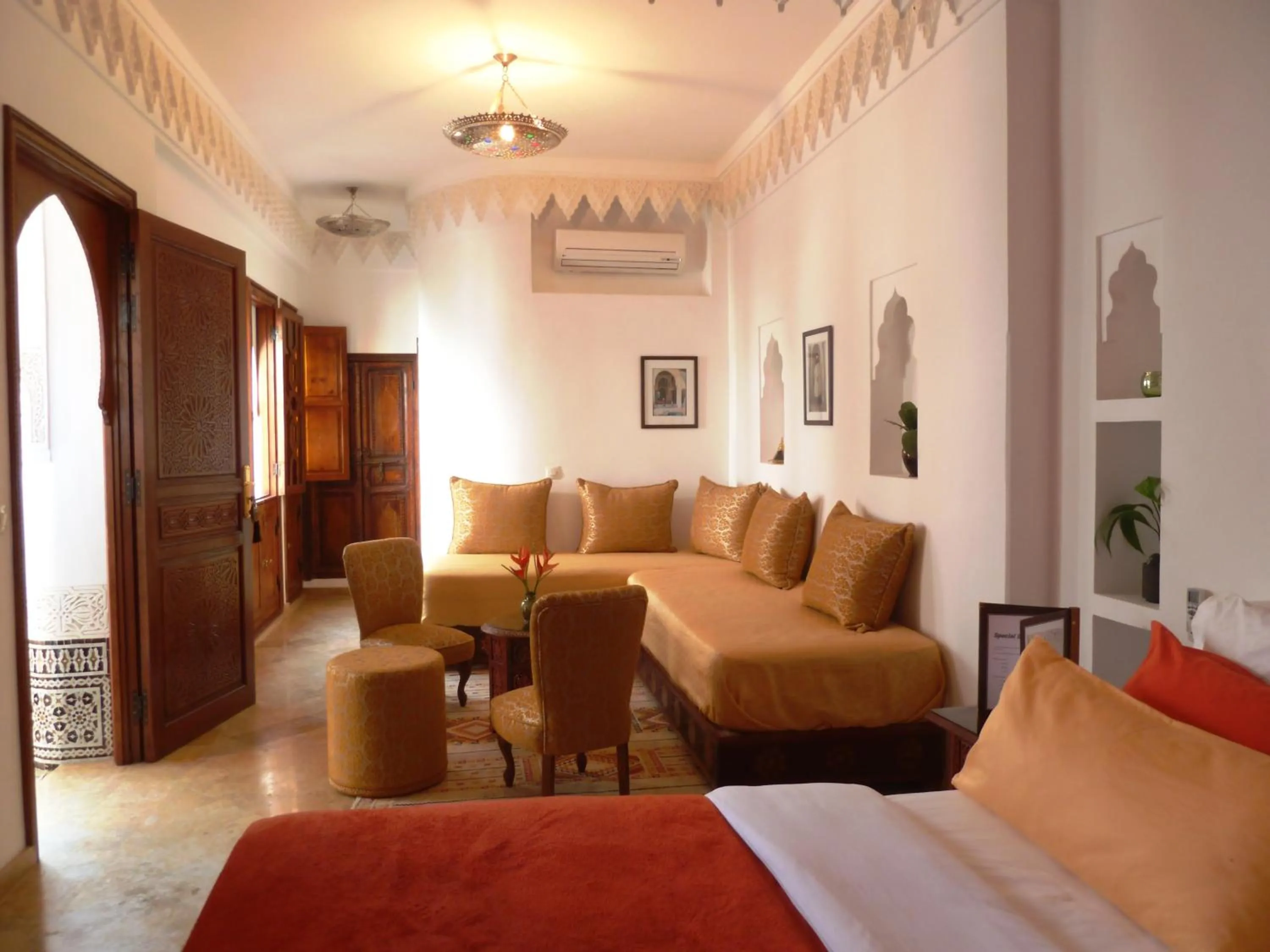 Photo of the whole room, Bed in Riad Viva