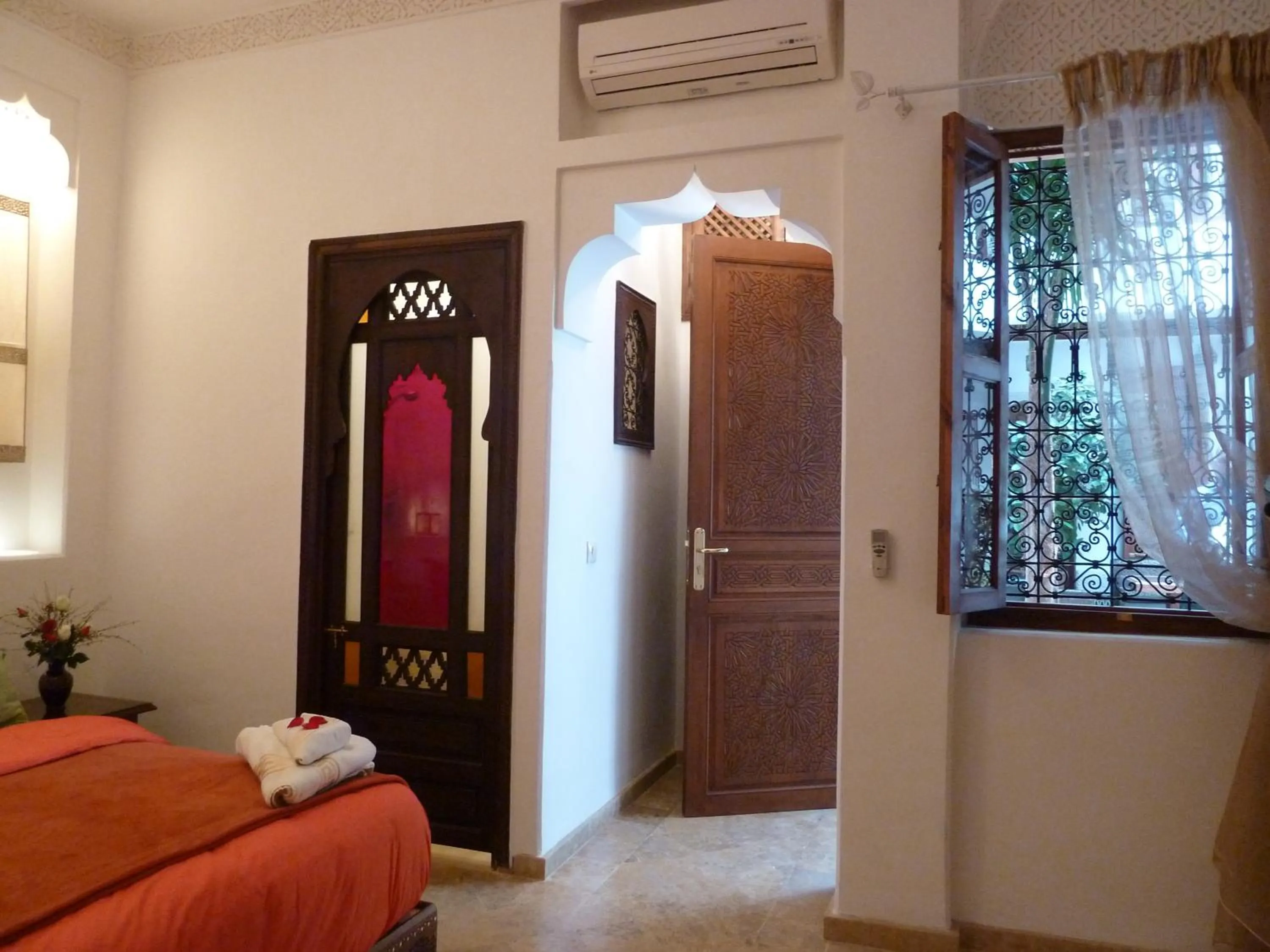 Photo of the whole room, Bed in Riad Viva