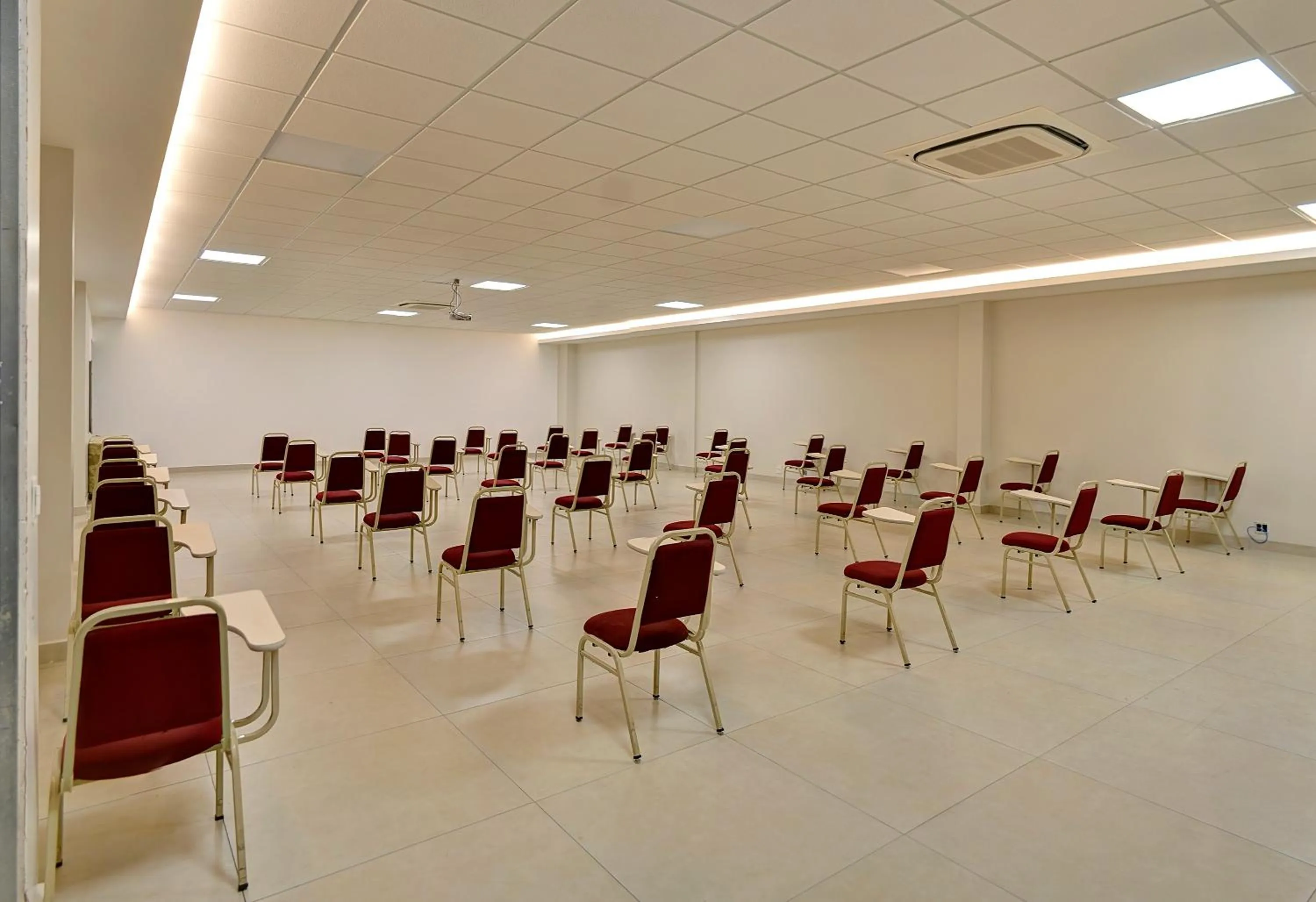 Meeting/conference room in Porto Minas Hotel e Convenções