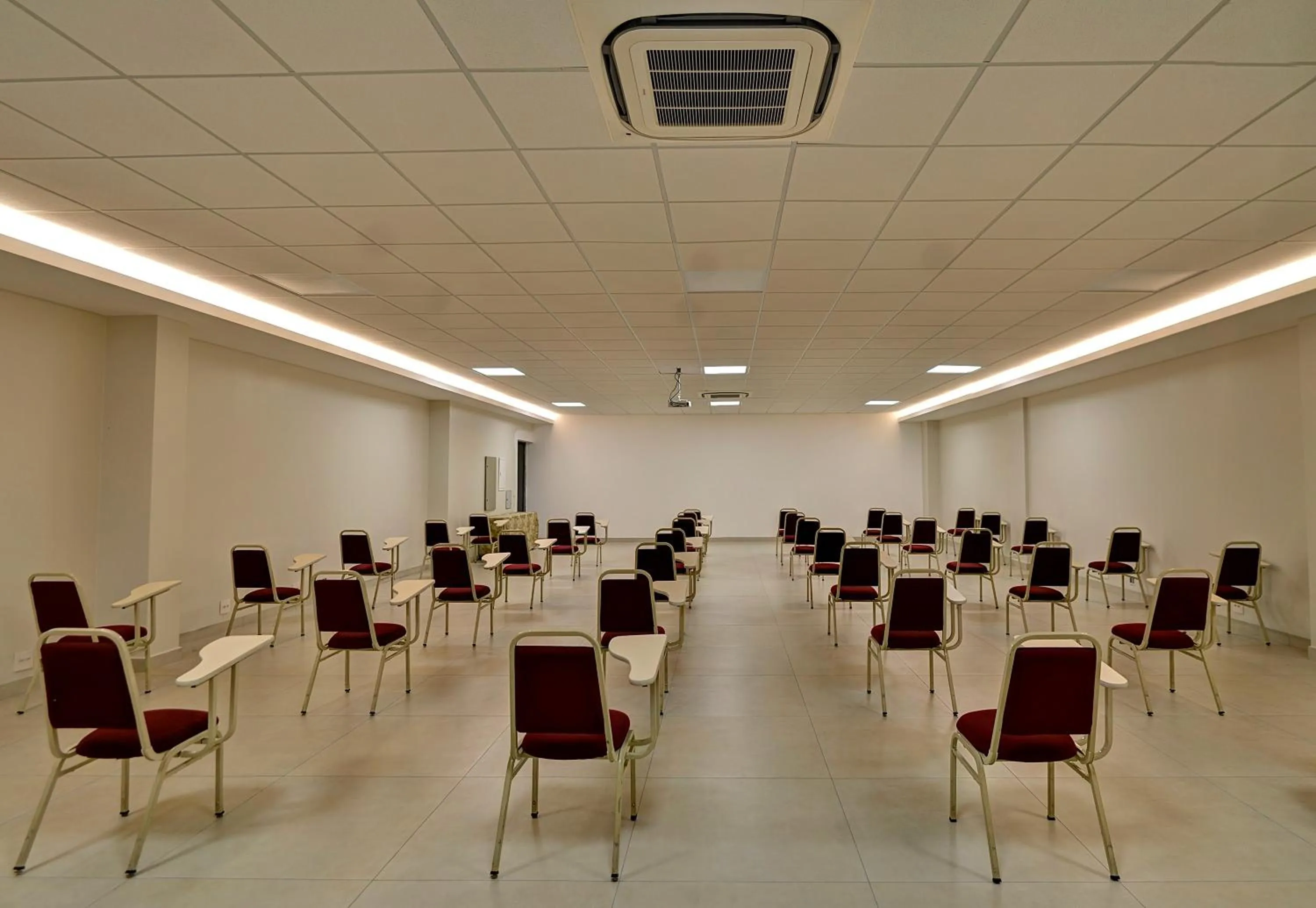 Meeting/conference room in Porto Minas Hotel e Convenções