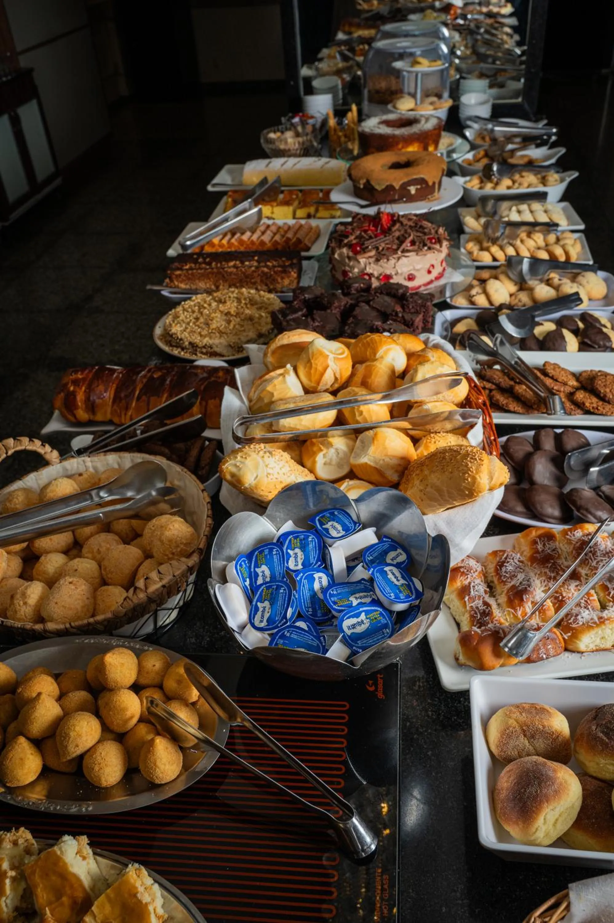 Breakfast in Porto Minas Hotel e Convenções