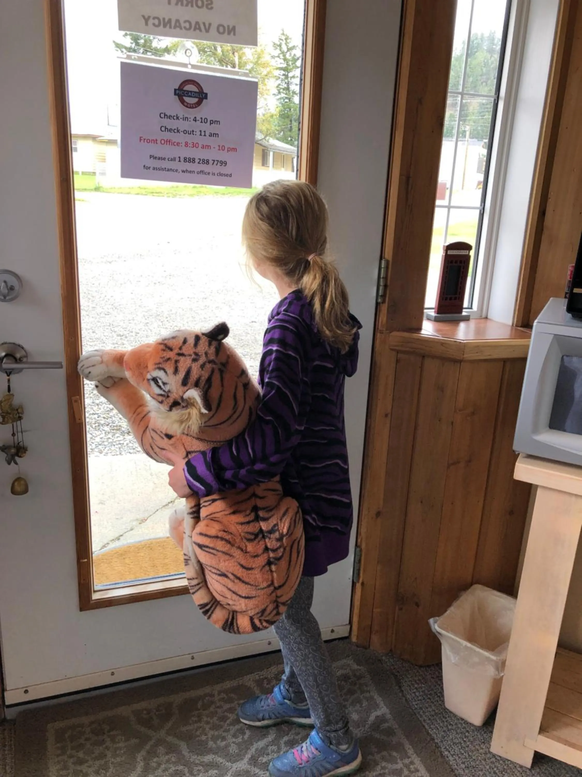 Facade/entrance in Piccadilly Motel