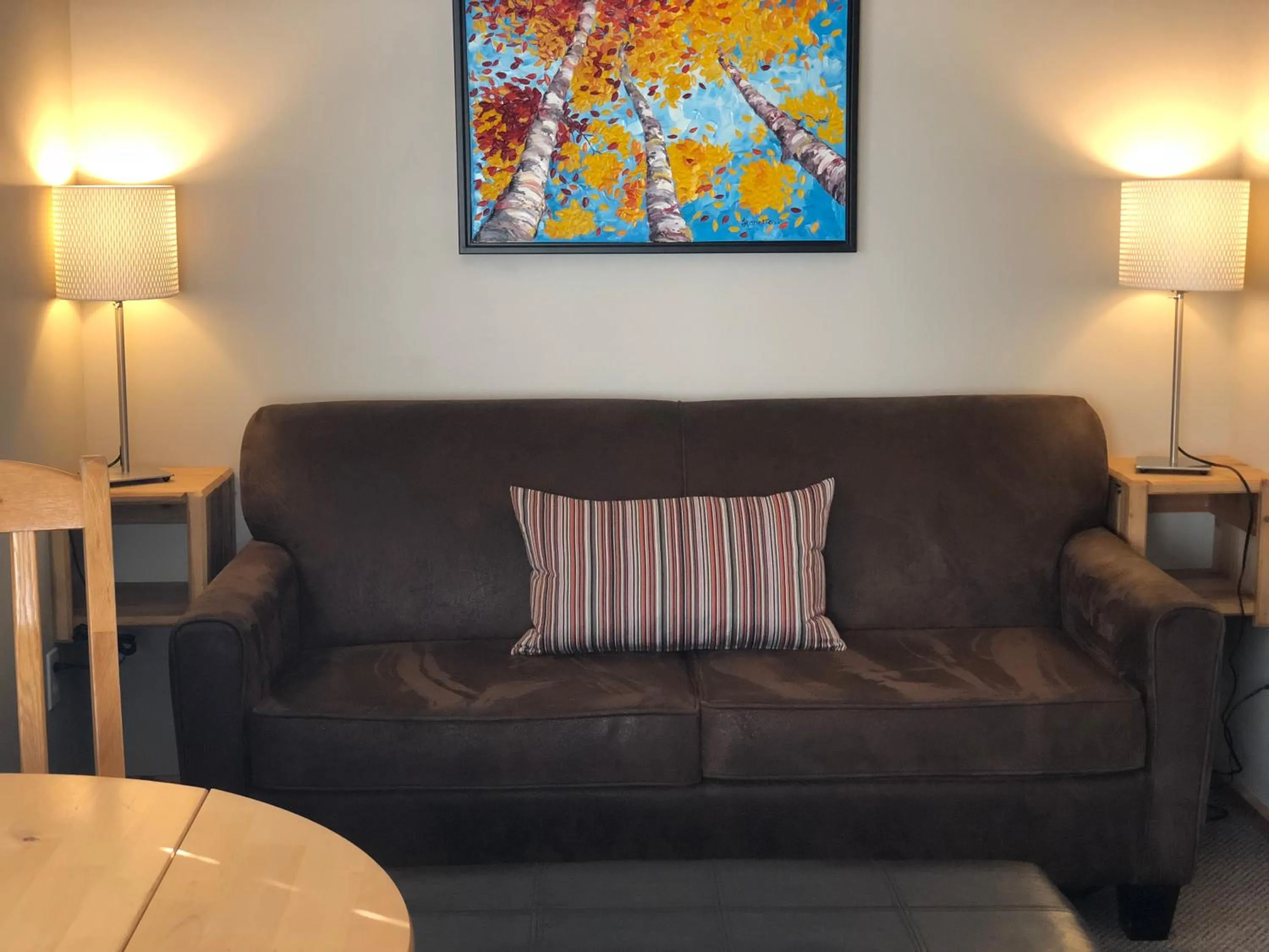 Seating area in Piccadilly Motel