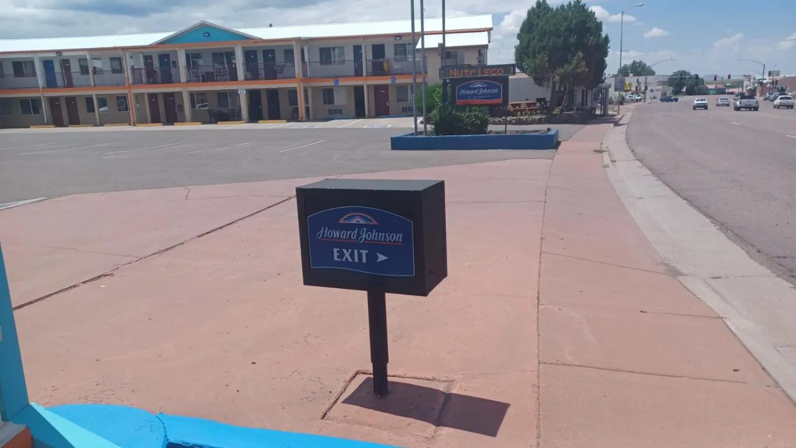 Property building in Howard Johnson by Wyndham Springerville