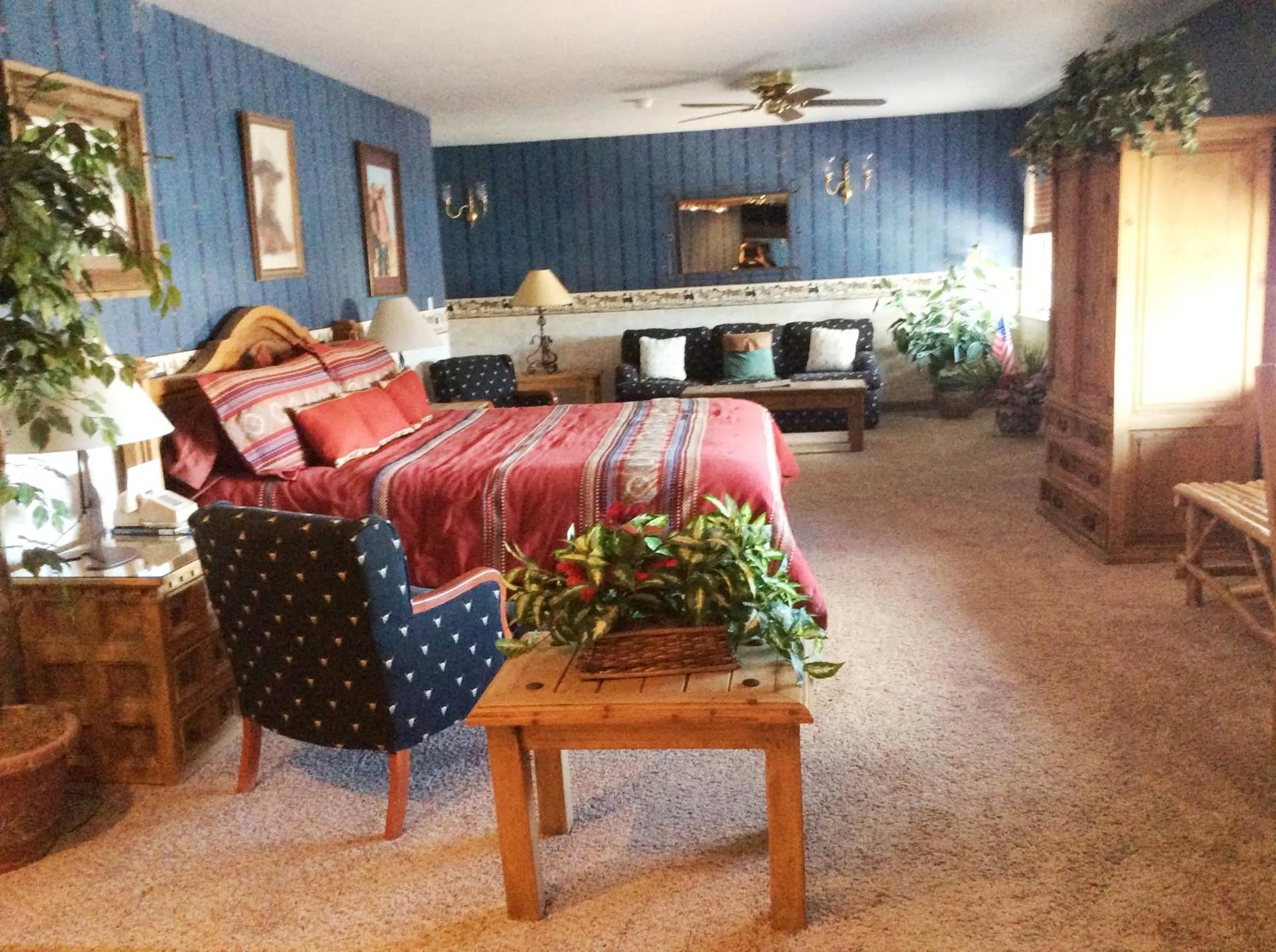 Photo of the whole room, Bed in Howard Johnson by Wyndham Springerville