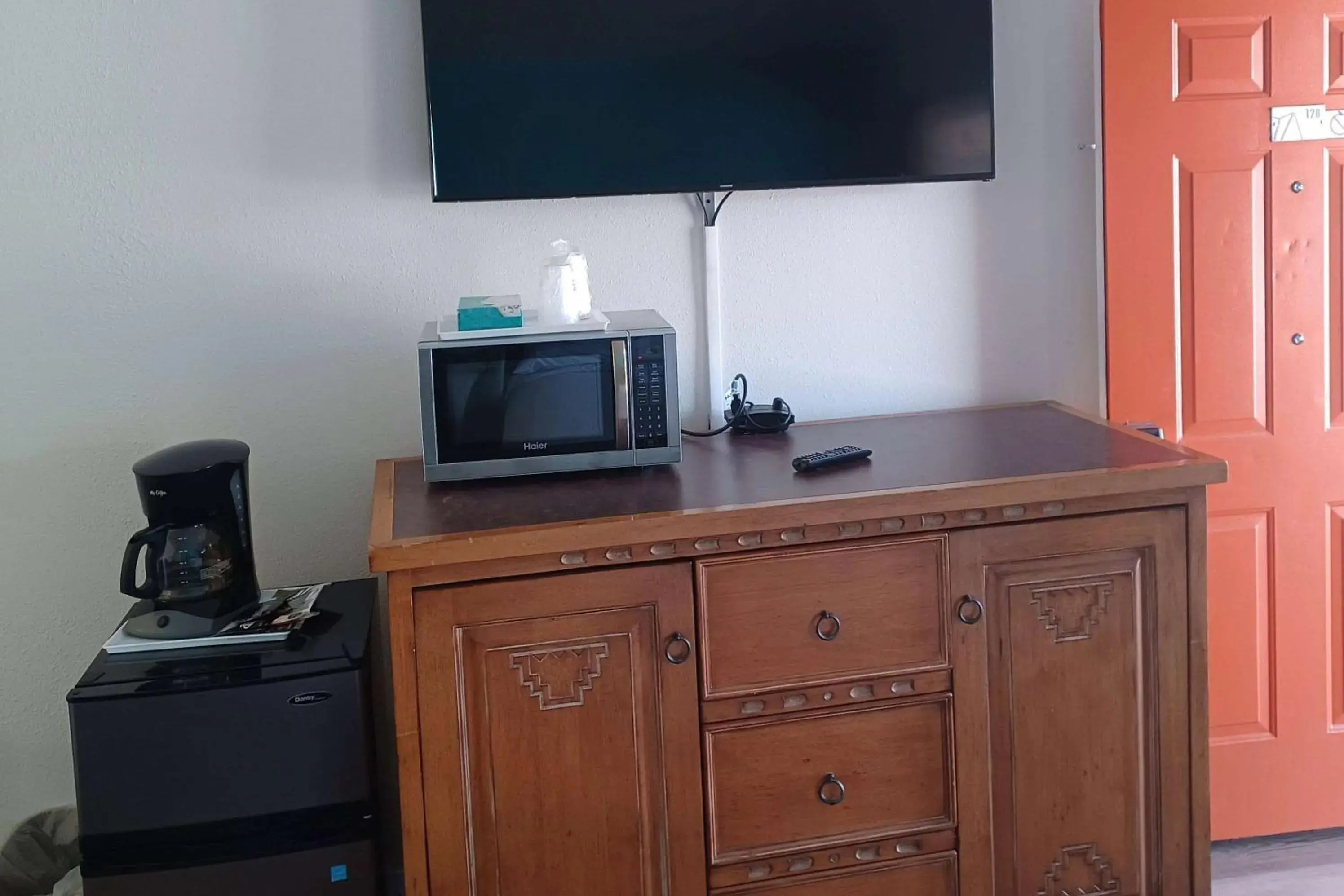 Photo of the whole room in Howard Johnson by Wyndham Springerville Photo of the whole room in Howard Johnson by Wyndham Springerville