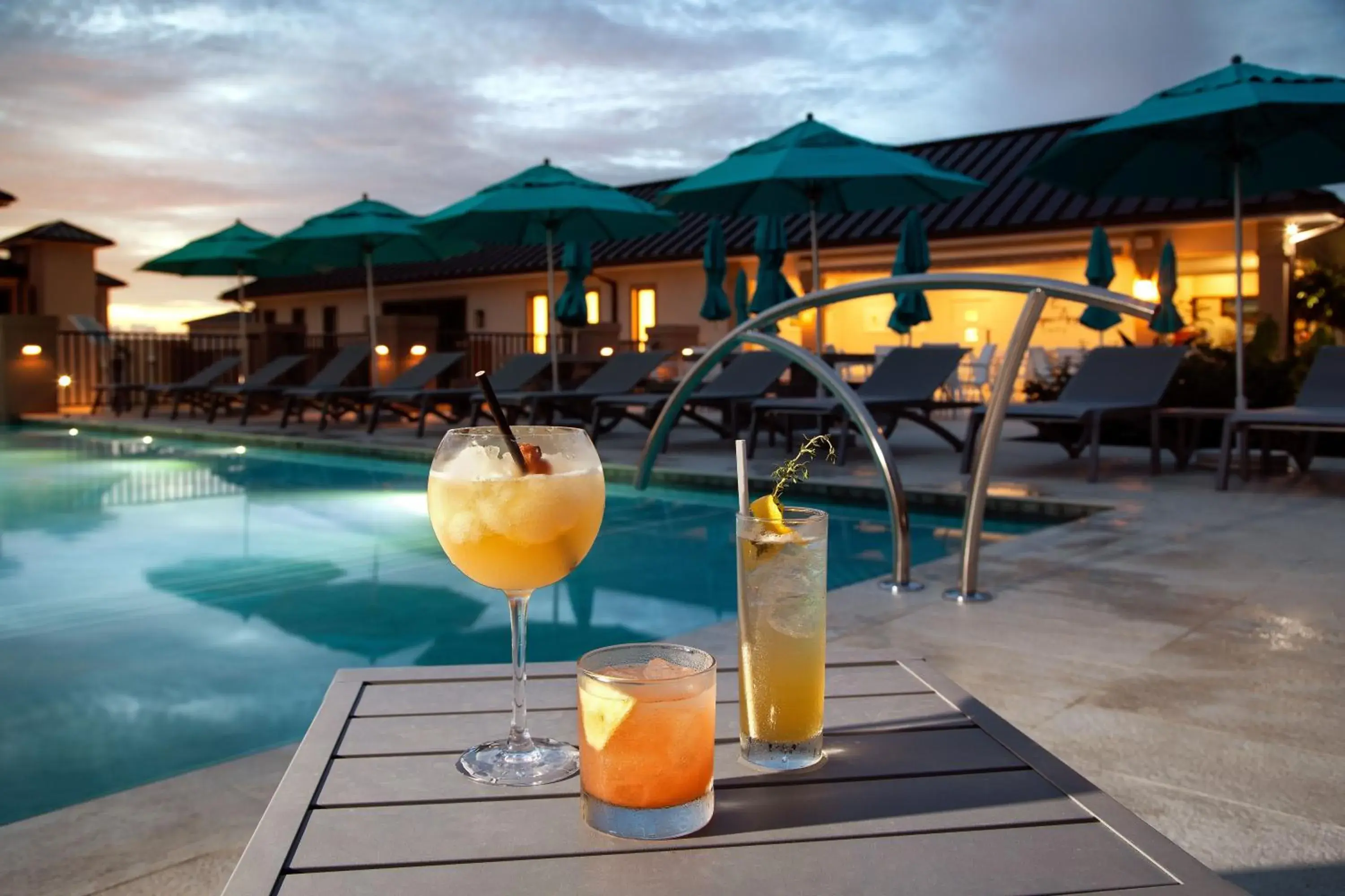 Alcoholic drinks in Beach View Hotel Alcoholic drinks in Beach View Hotel