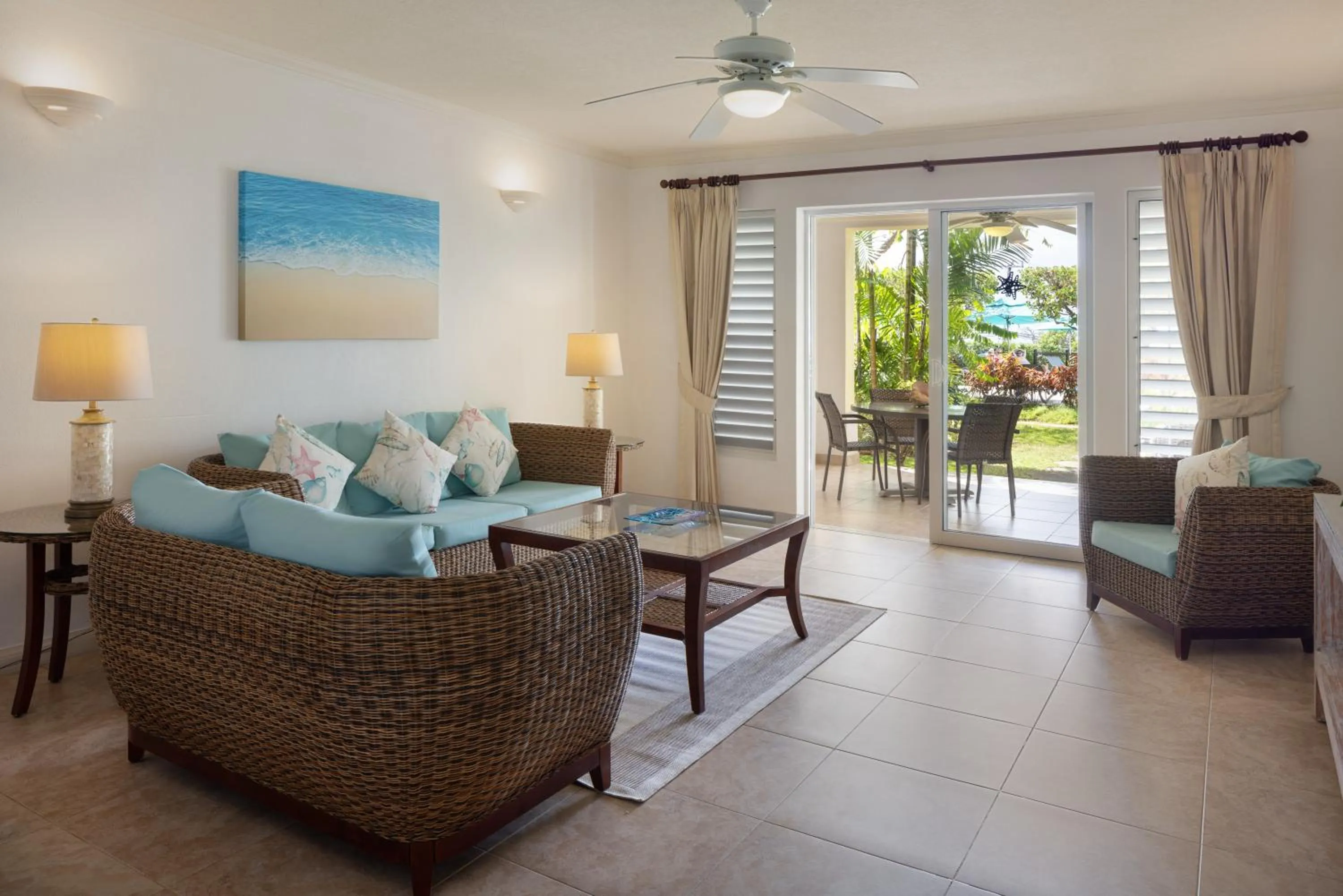 Living room in Beach View Hotel