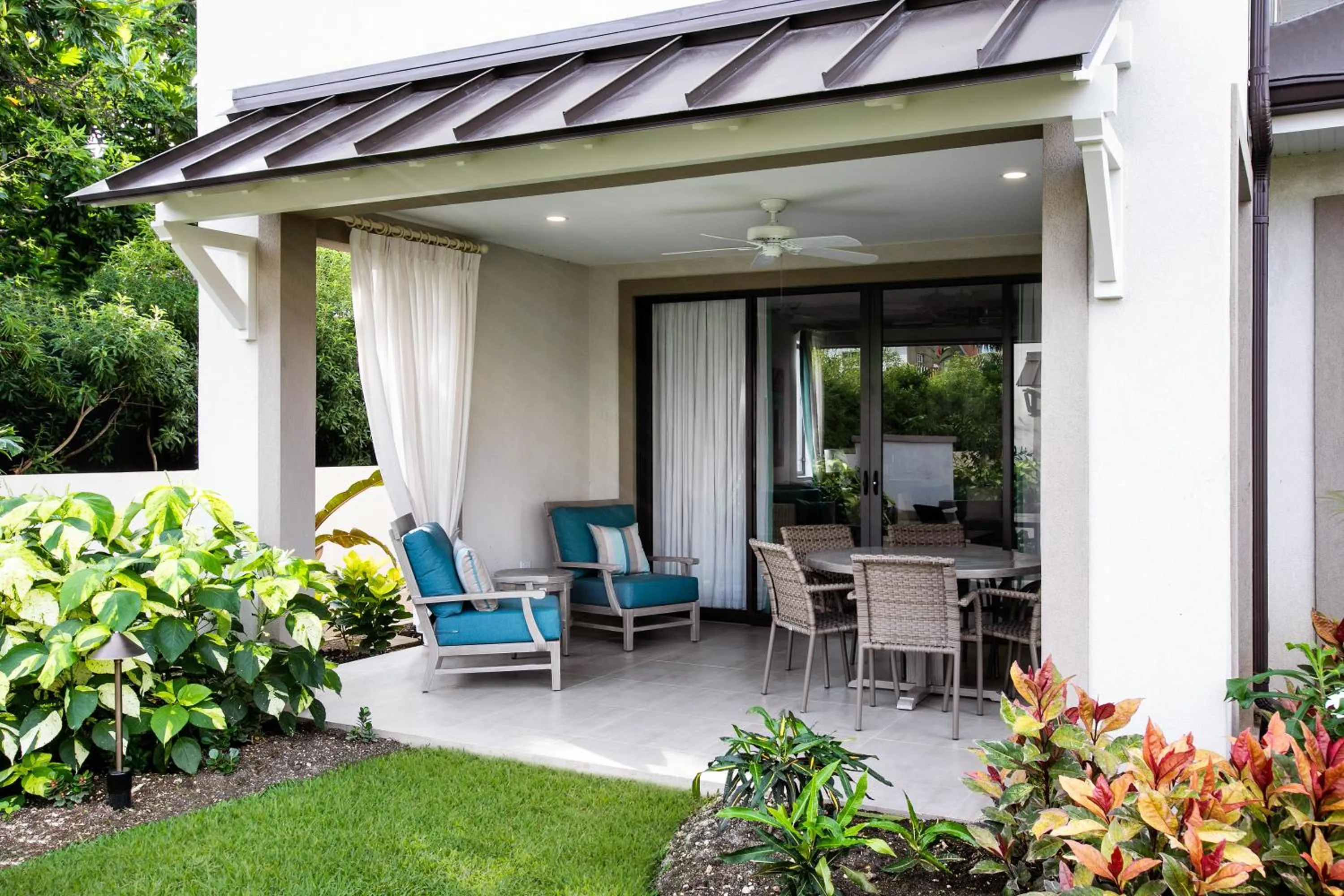 Garden in Beach View Hotel