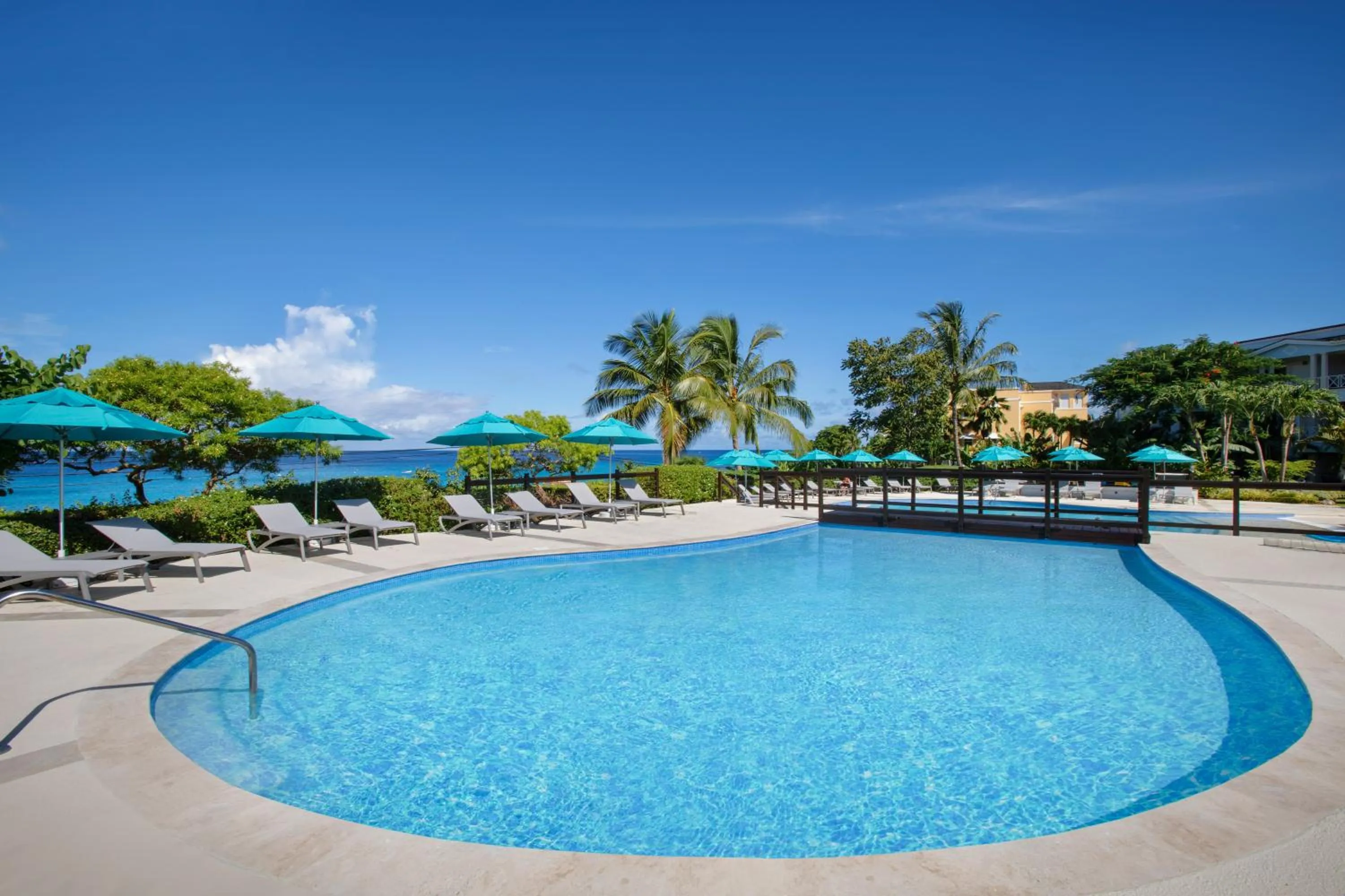 Swimming pool in Beach View Hotel