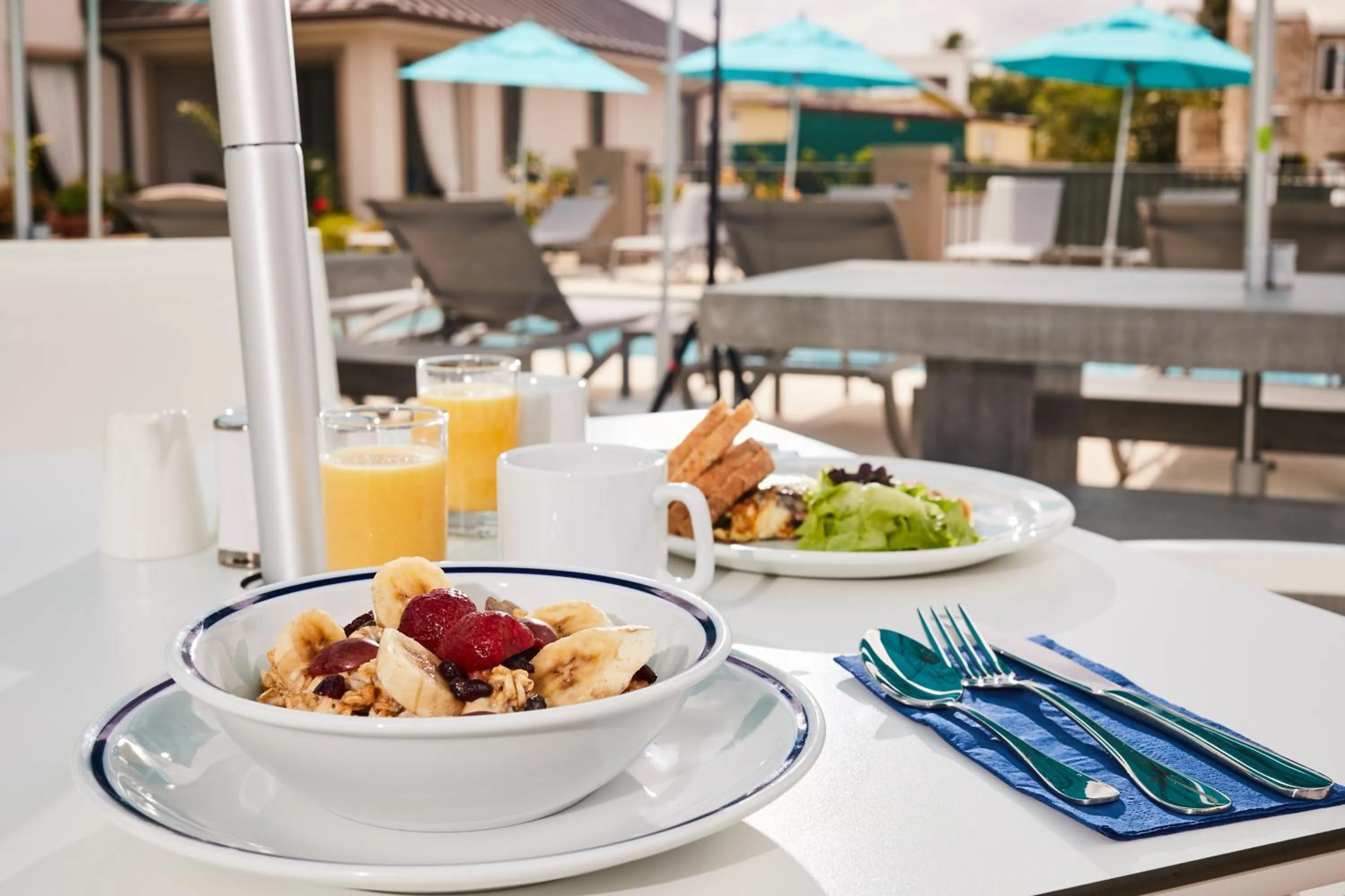 Restaurant/places to eat in Beach View Hotel