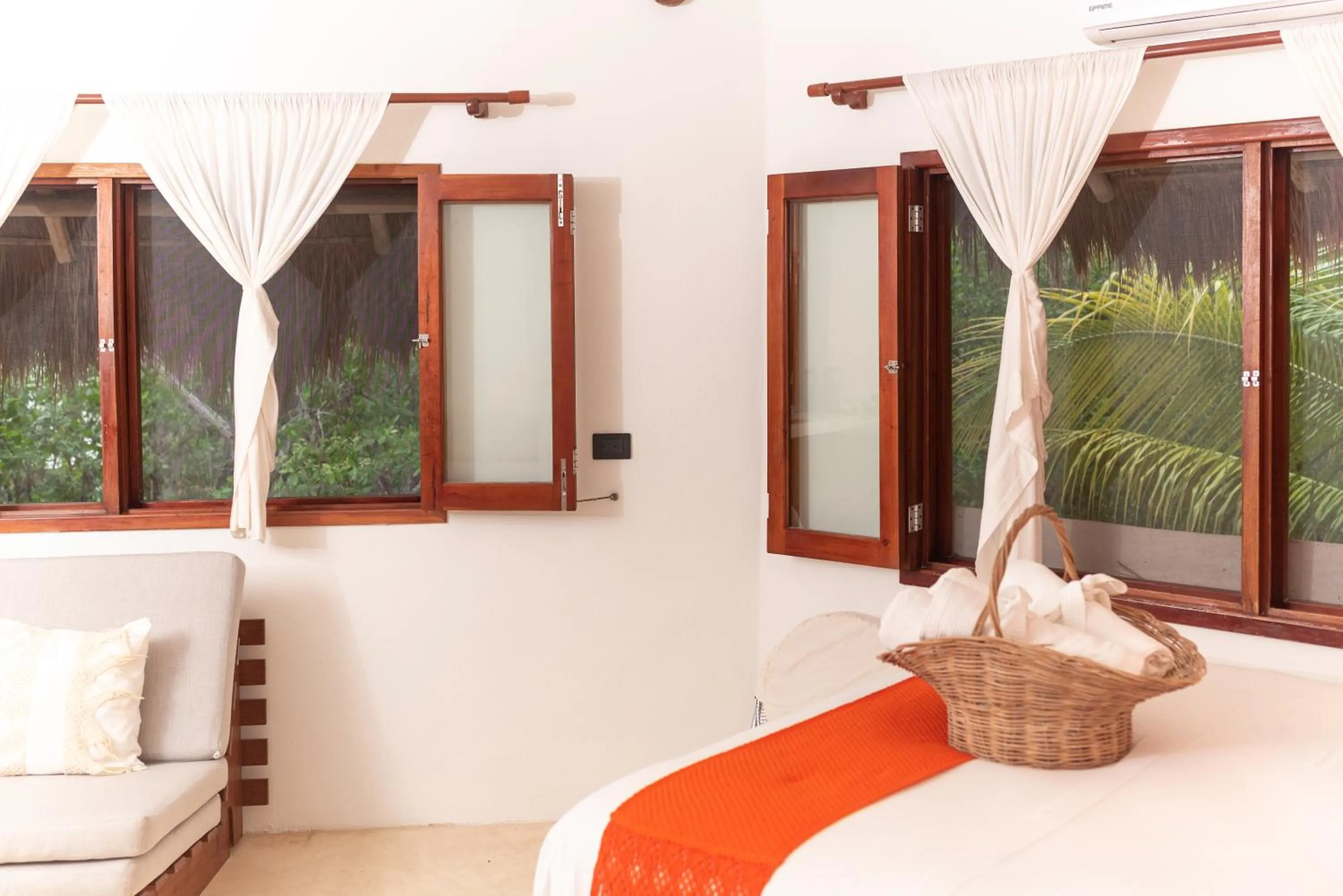 Photo of the whole room, Bed in Casa Takywara