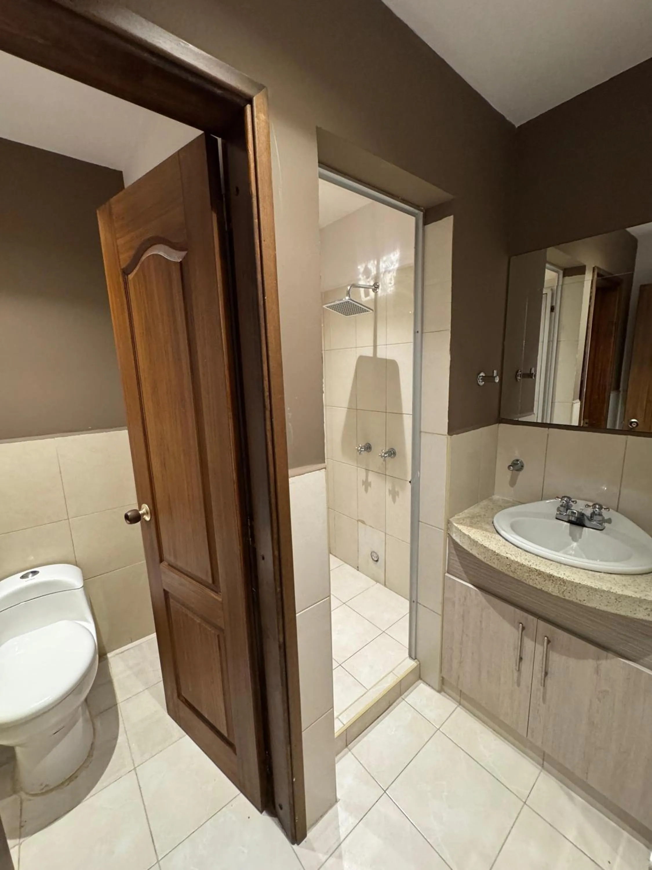 Shower in Hotel Condina Pereira