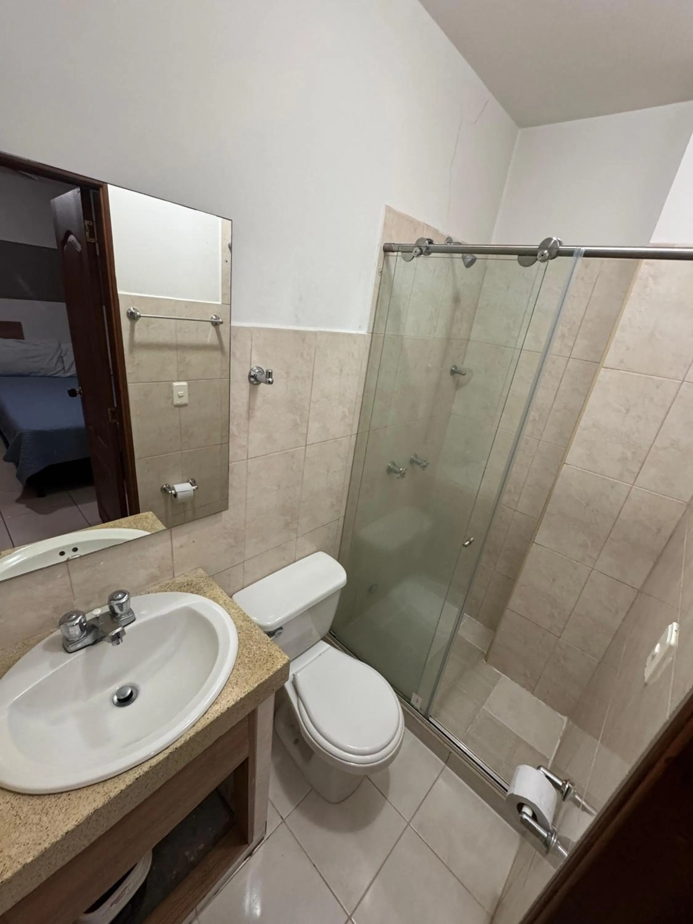 Shower in Hotel Condina Pereira