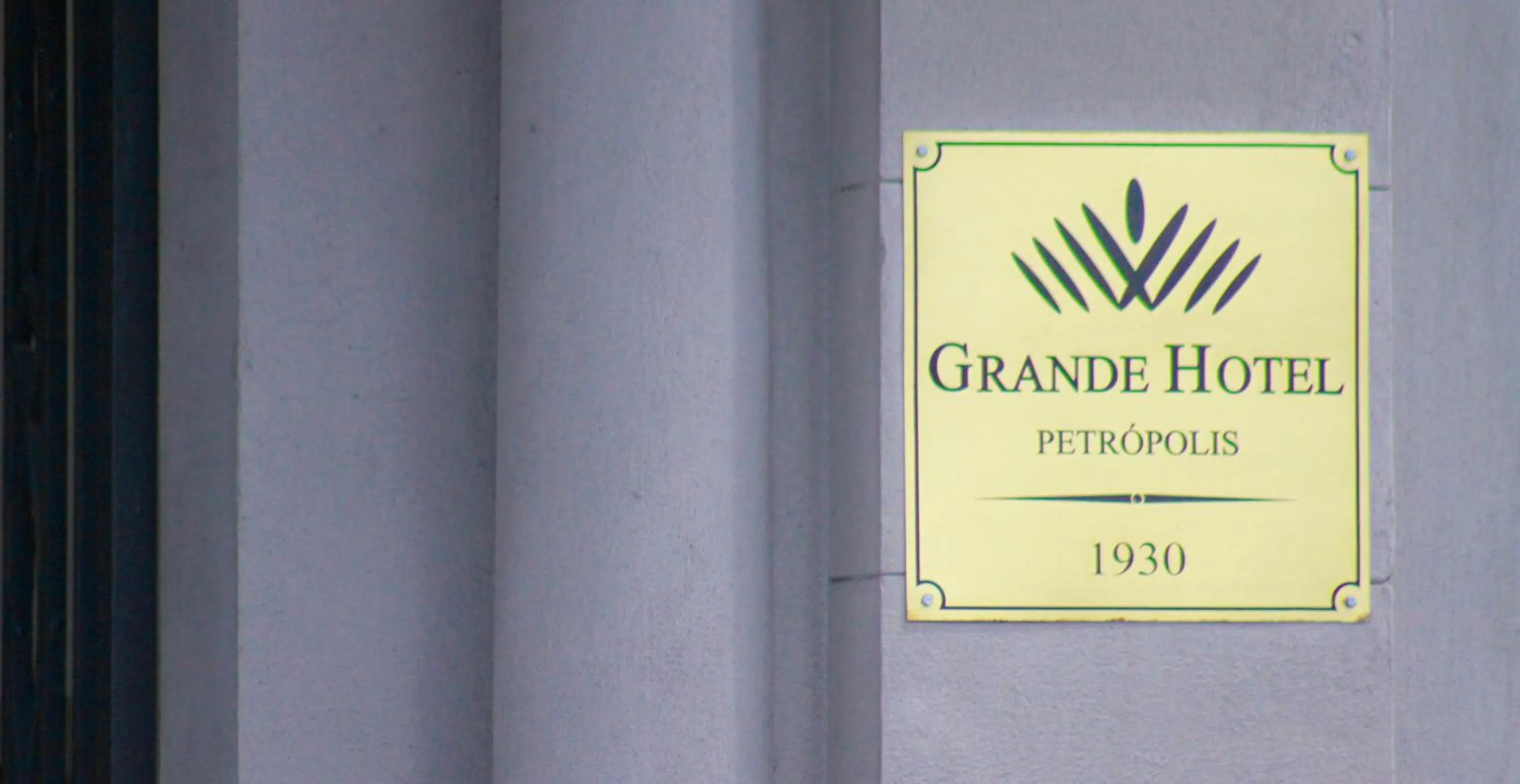 Property logo or sign in Grande Hotel Petrópolis