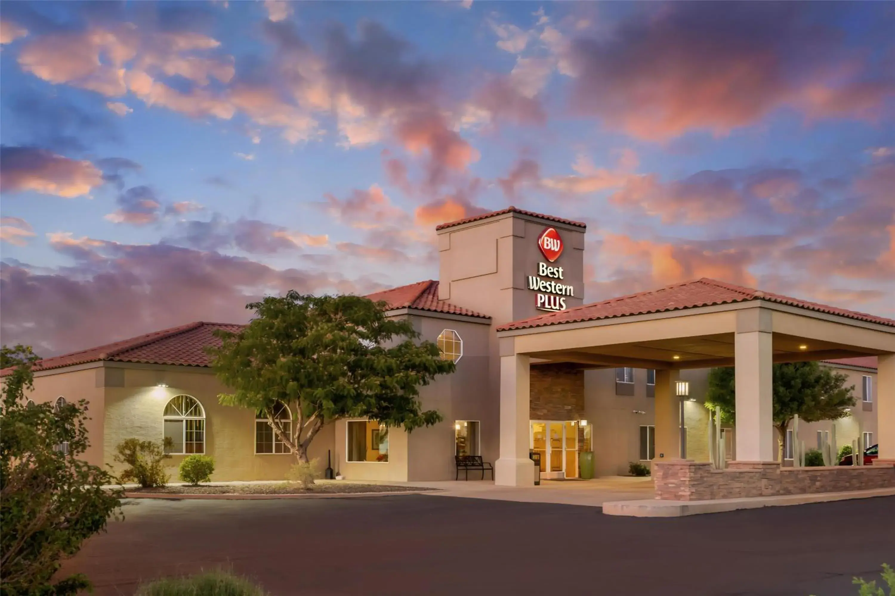 Property building in Best Western Plus Winslow Inn Property building in Best Western Plus Winslow Inn