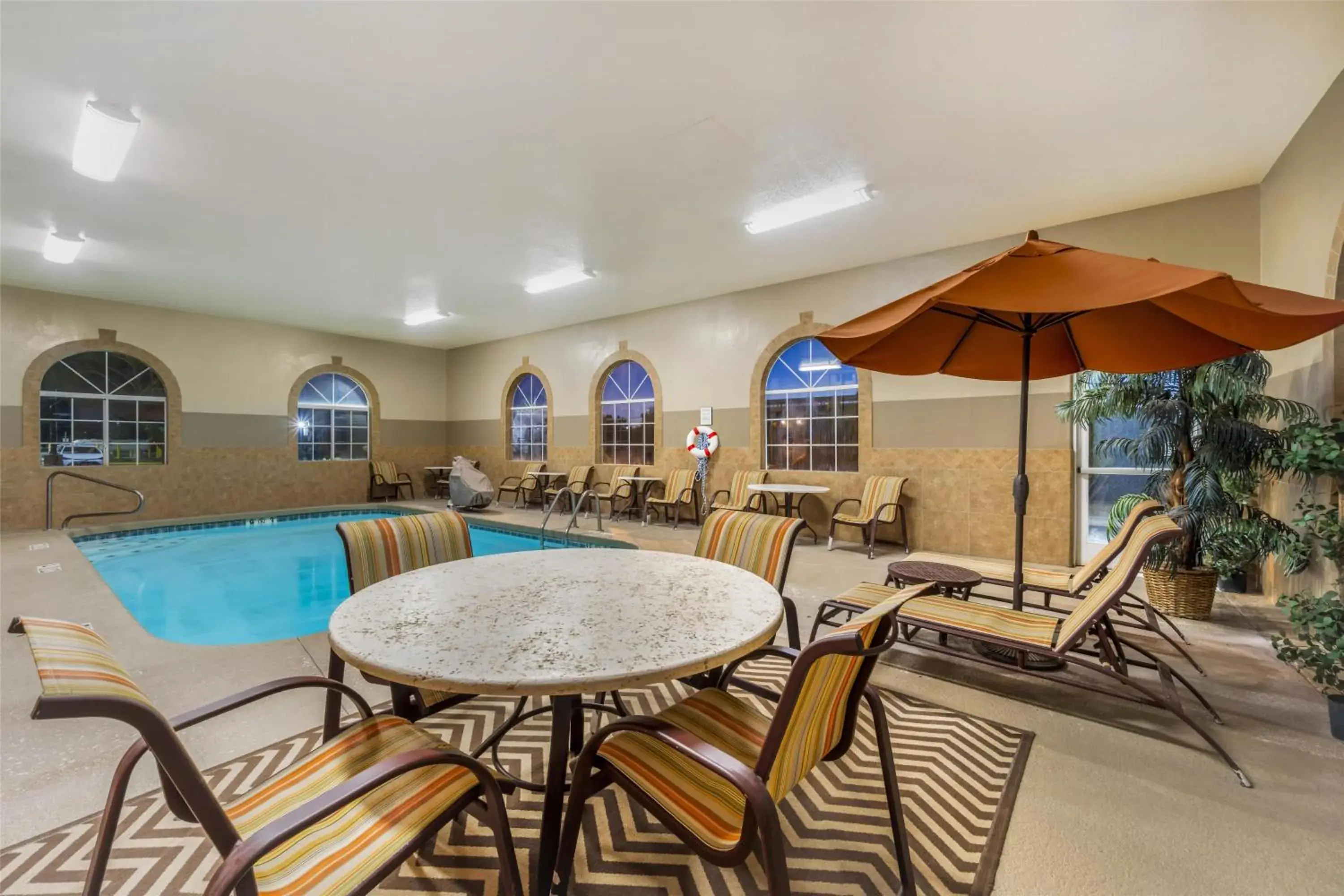 Pool view in Best Western Plus Winslow Inn Pool view in Best Western Plus Winslow Inn