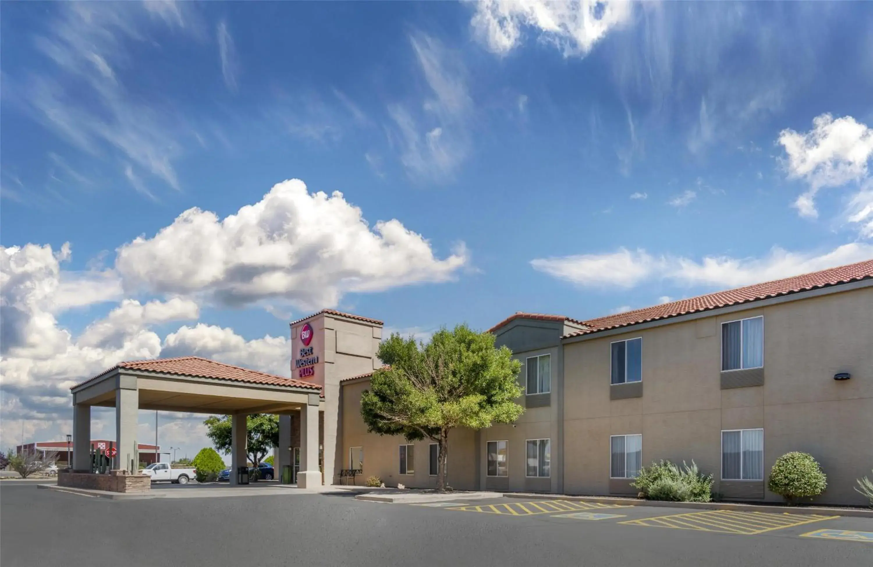 Property building in Best Western Plus Winslow Inn Property building in Best Western Plus Winslow Inn
