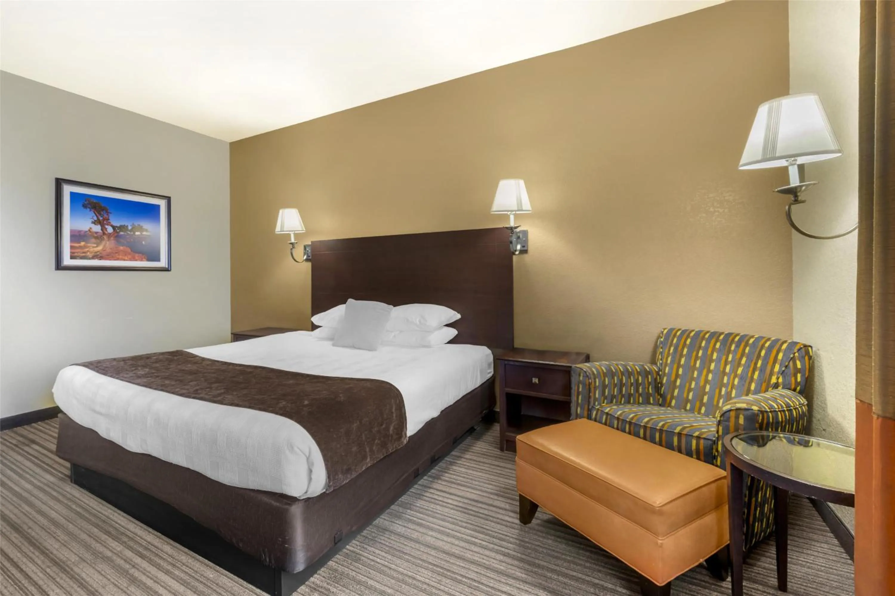 Bedroom, Bed in Best Western Plus Winslow Inn