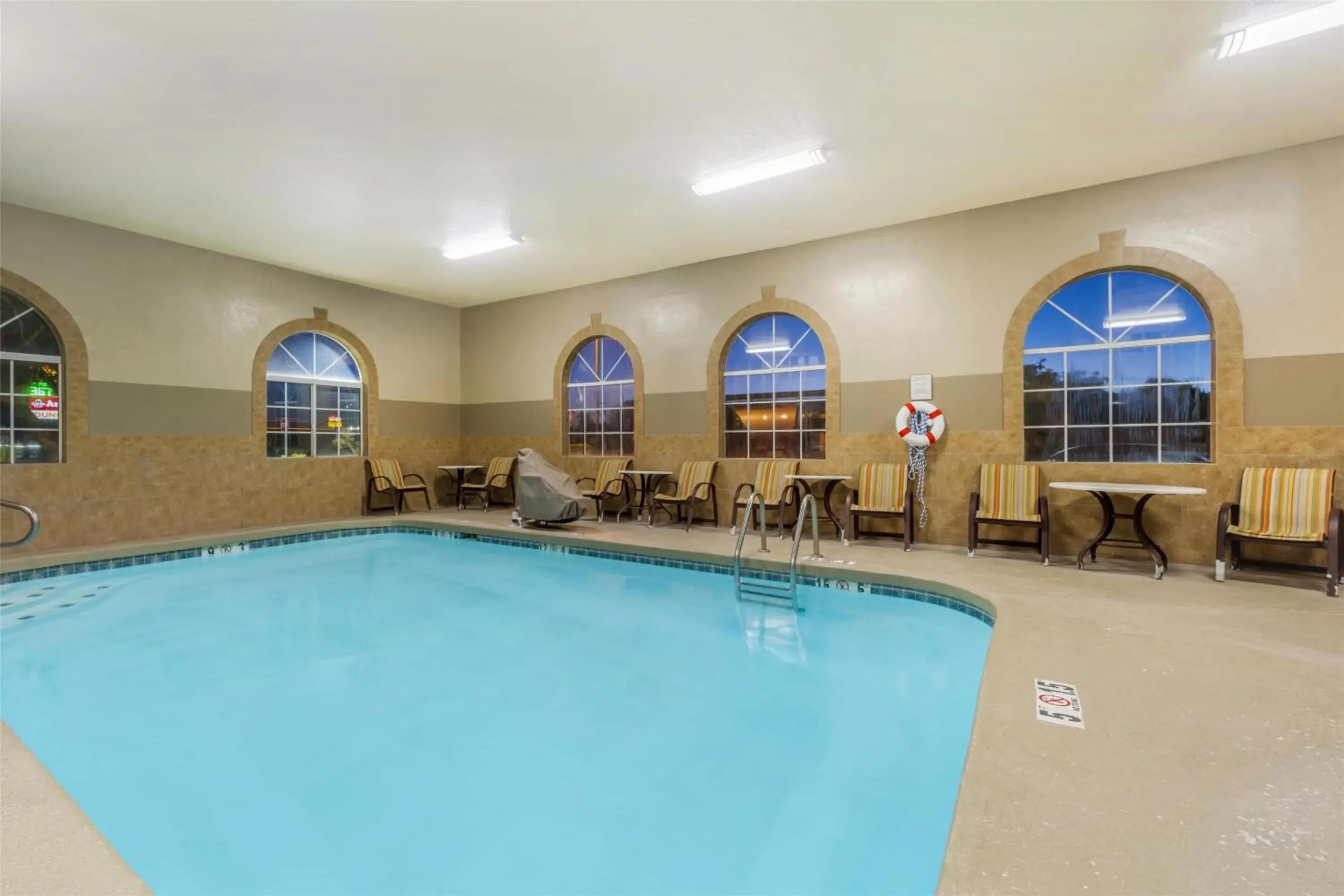 Pool view in Best Western Plus Winslow Inn Pool view in Best Western Plus Winslow Inn