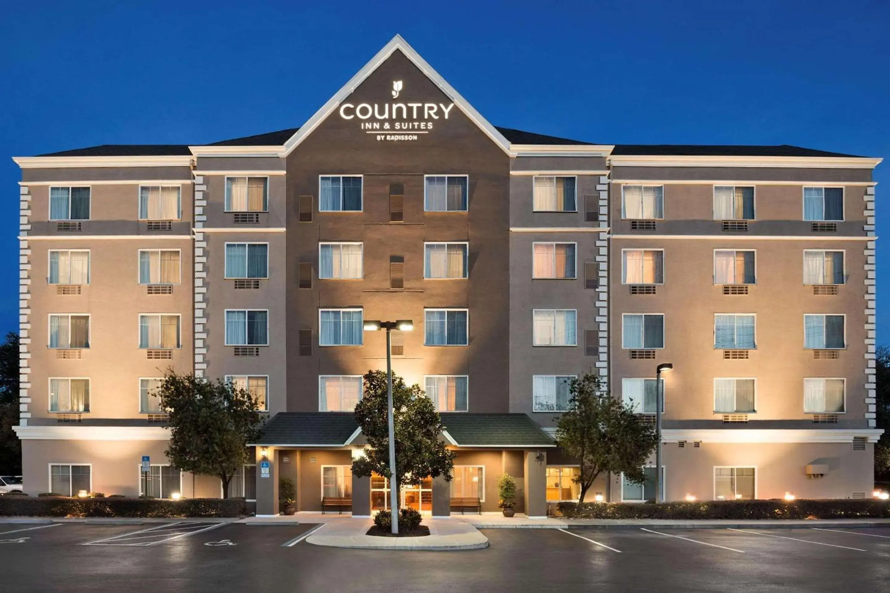 Property building in Country Inn & Suites by Radisson Ocala Southwest Property building in Country Inn & Suites by Radisson Ocala Southwest