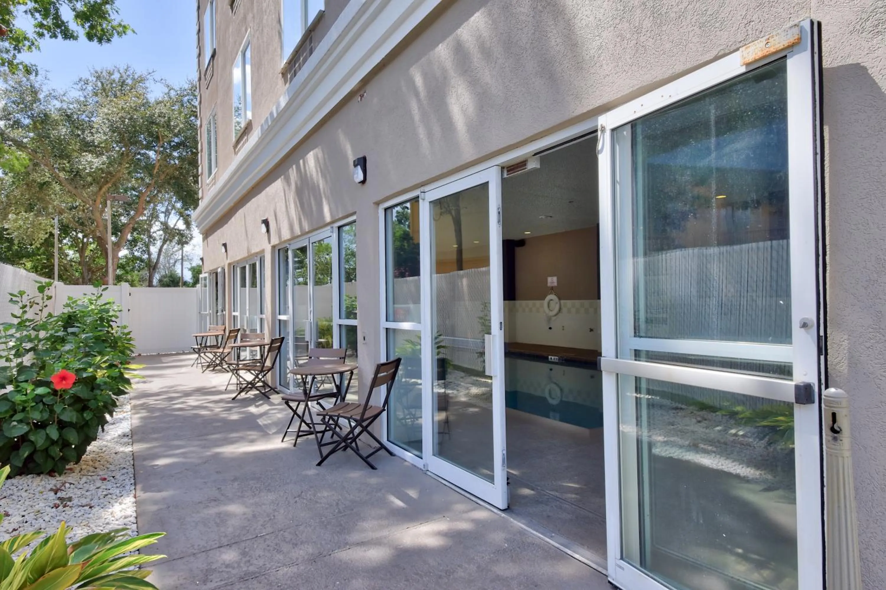 Property building in Country Inn & Suites by Radisson Ocala Southwest