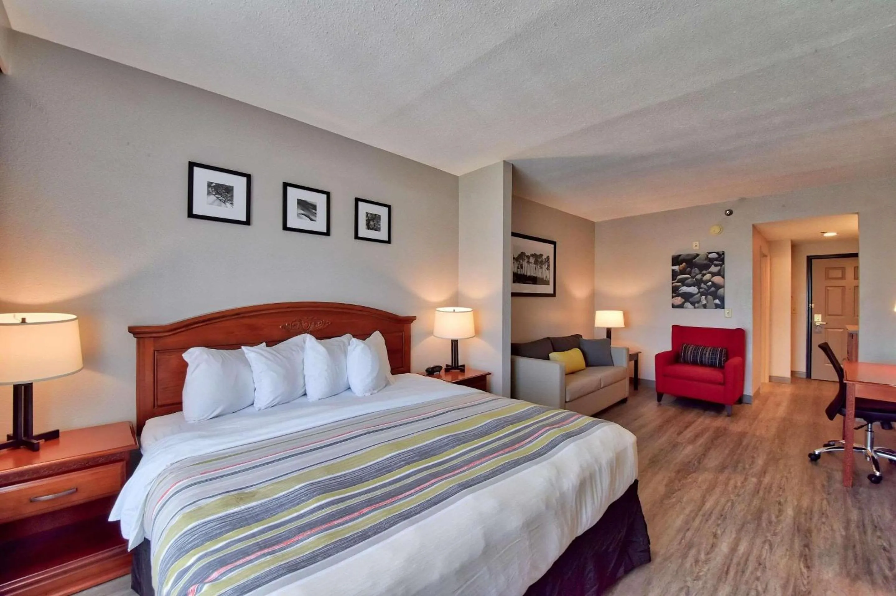 Bedroom, Bed in Country Inn & Suites by Radisson Ocala Southwest