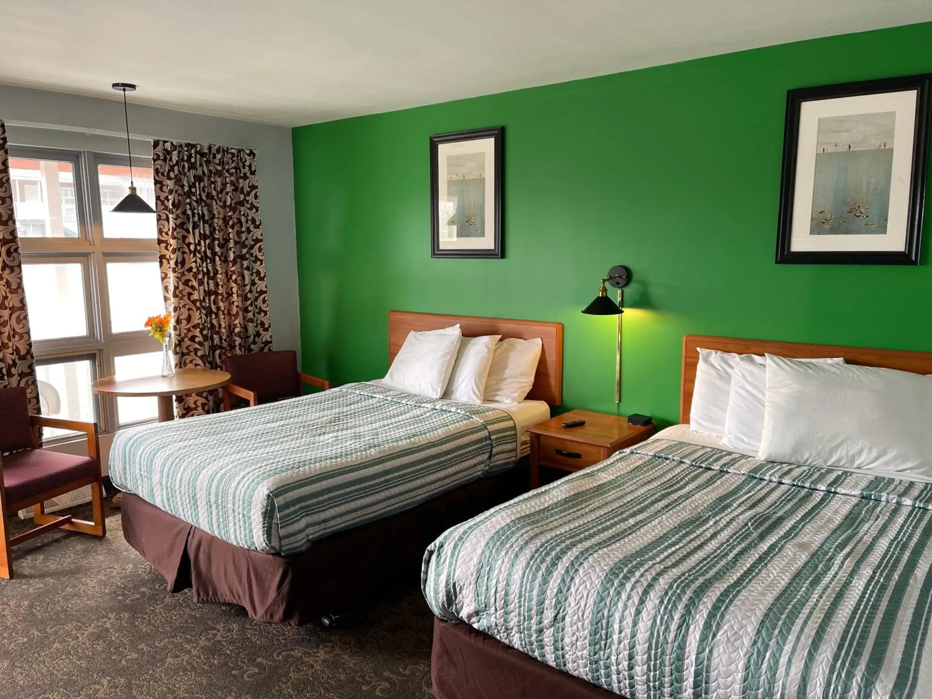 Double Room with Two Double Beds in Pinebrook Motel Double Room with Two Double Beds in Pinebrook Motel