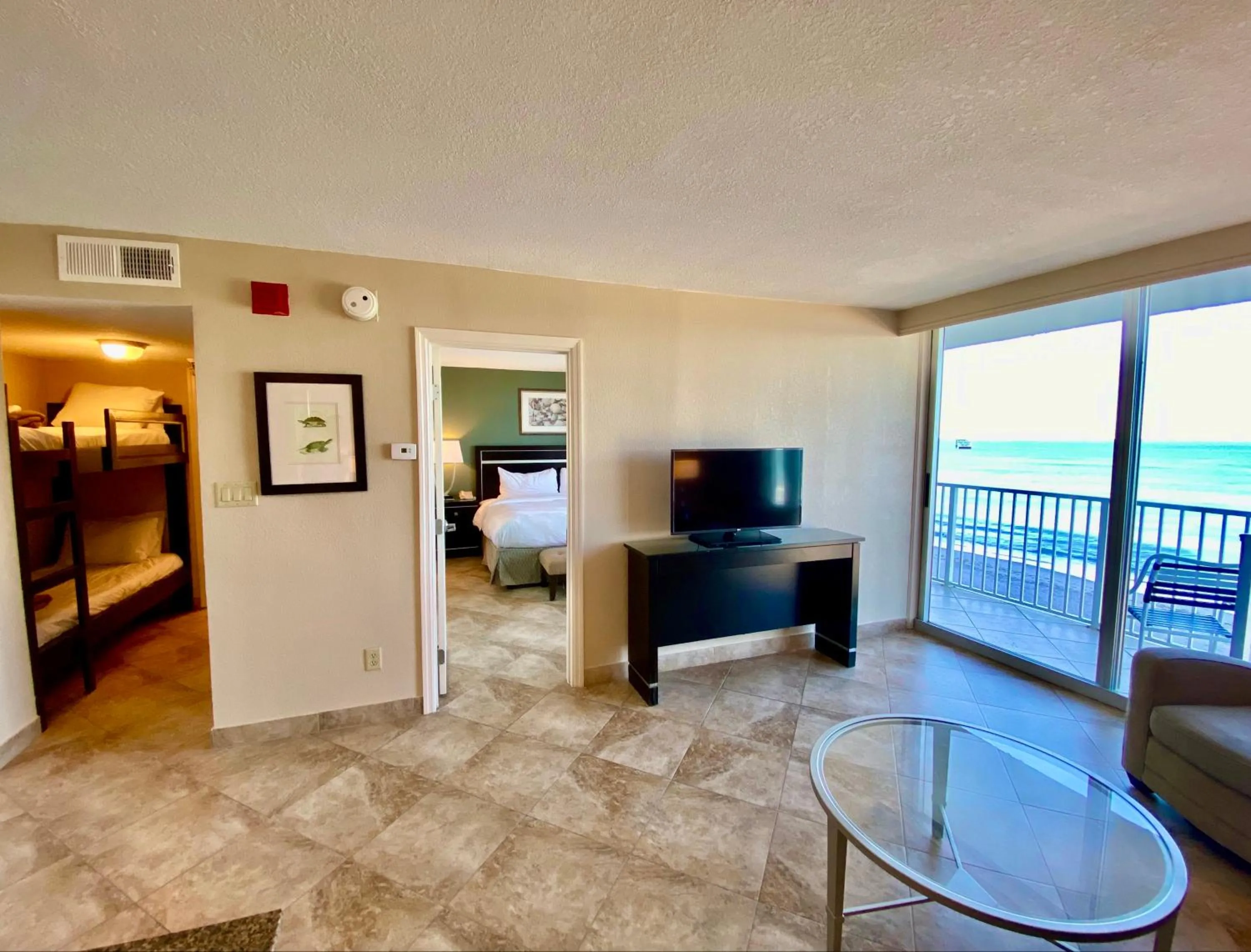 Living room in Radisson Suite Hotel Oceanfront