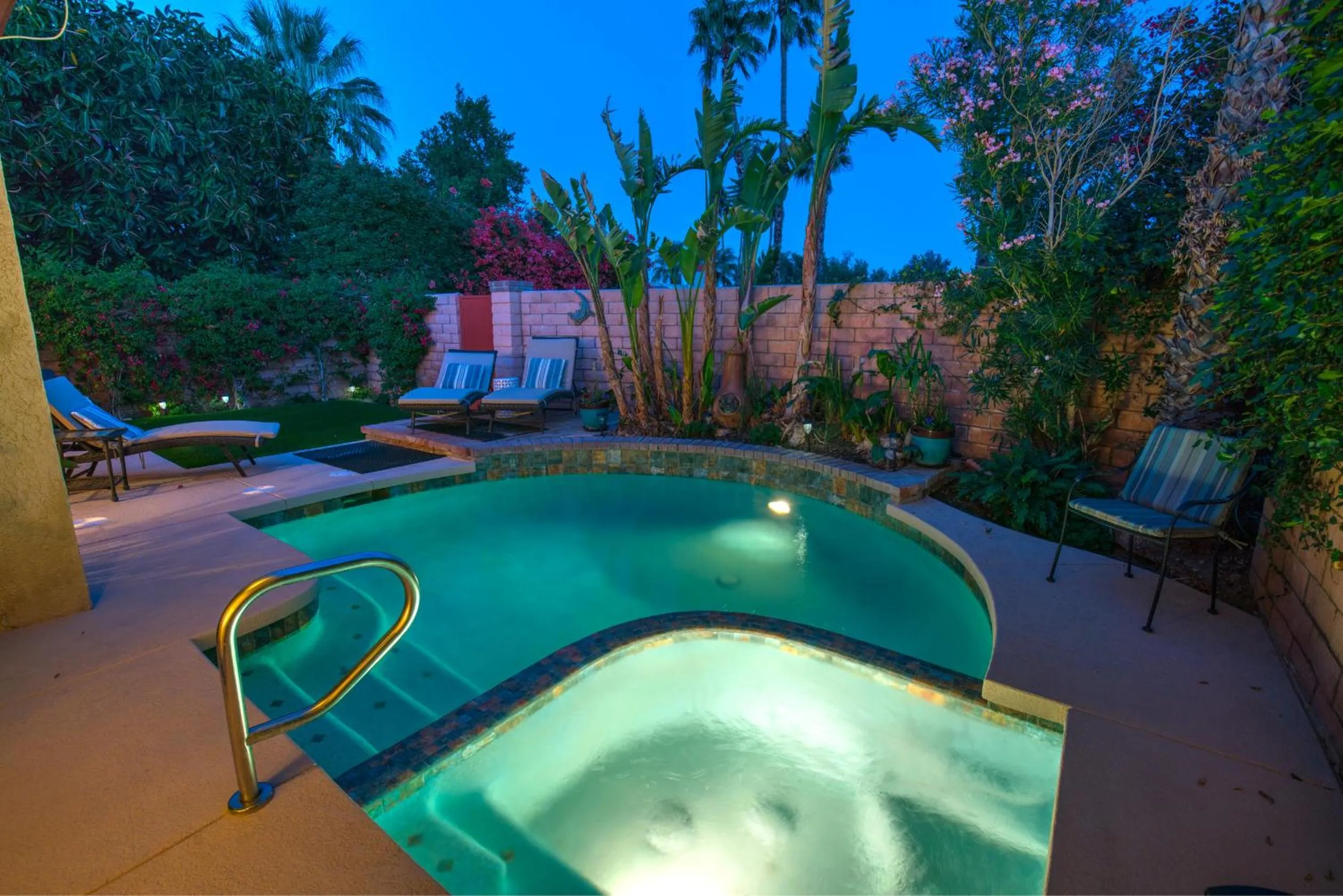 Night in Sundance Villas by Private Villa Management