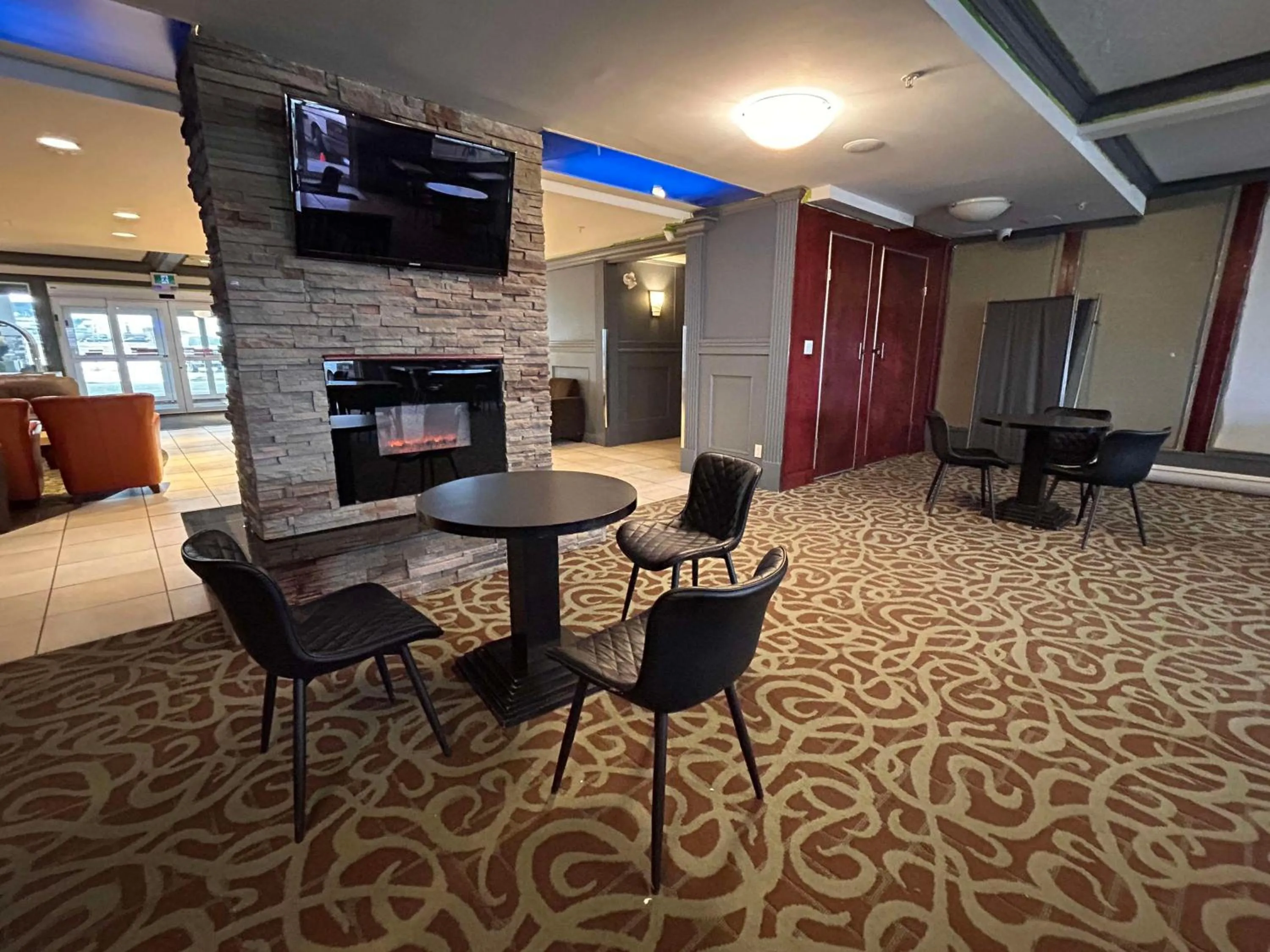 Lobby or reception in Holiday Inn Express and Suites Dawson Creek, an IHG Hotel
