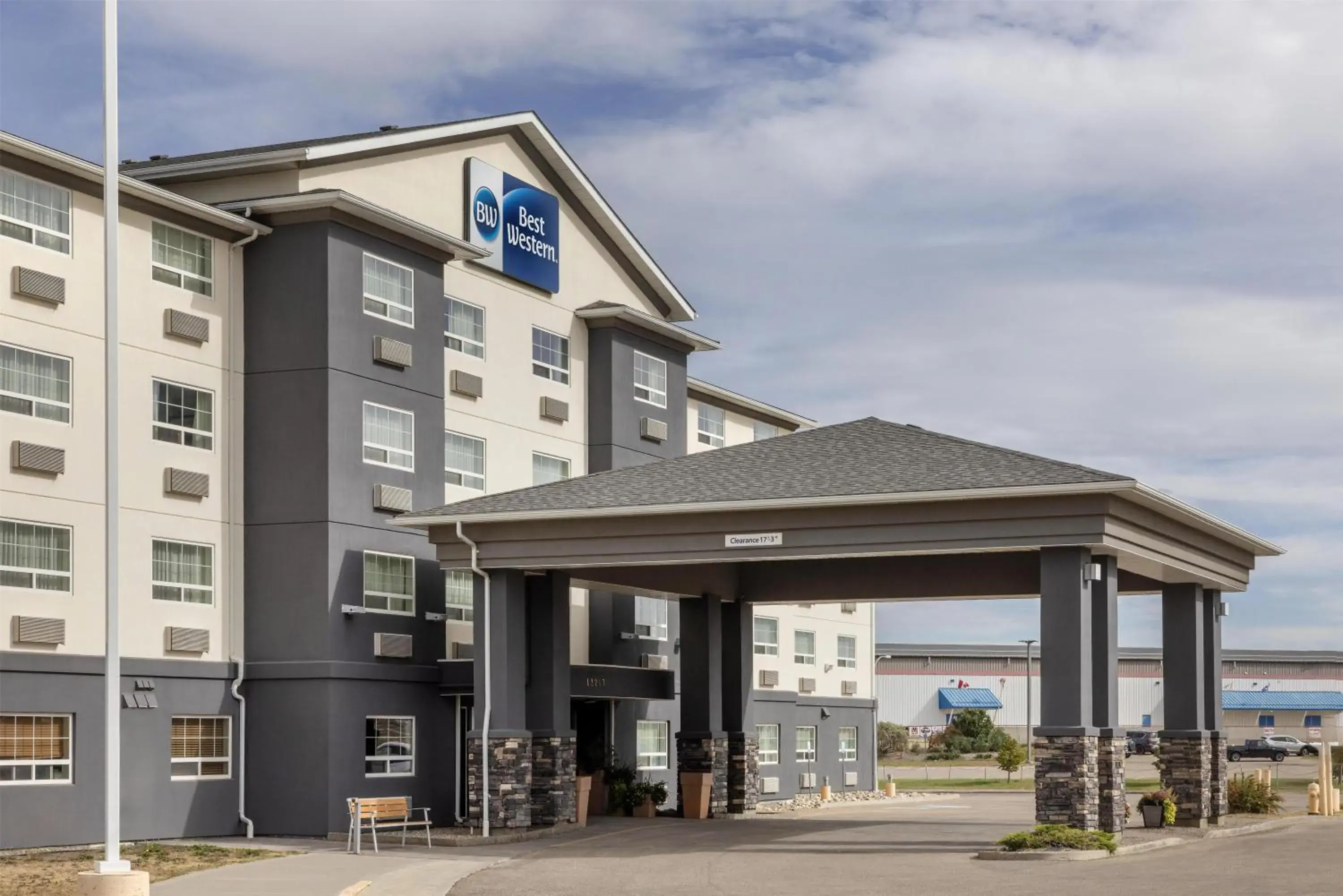 Property building in Best Western Dawson Creek Property building in Best Western Dawson Creek