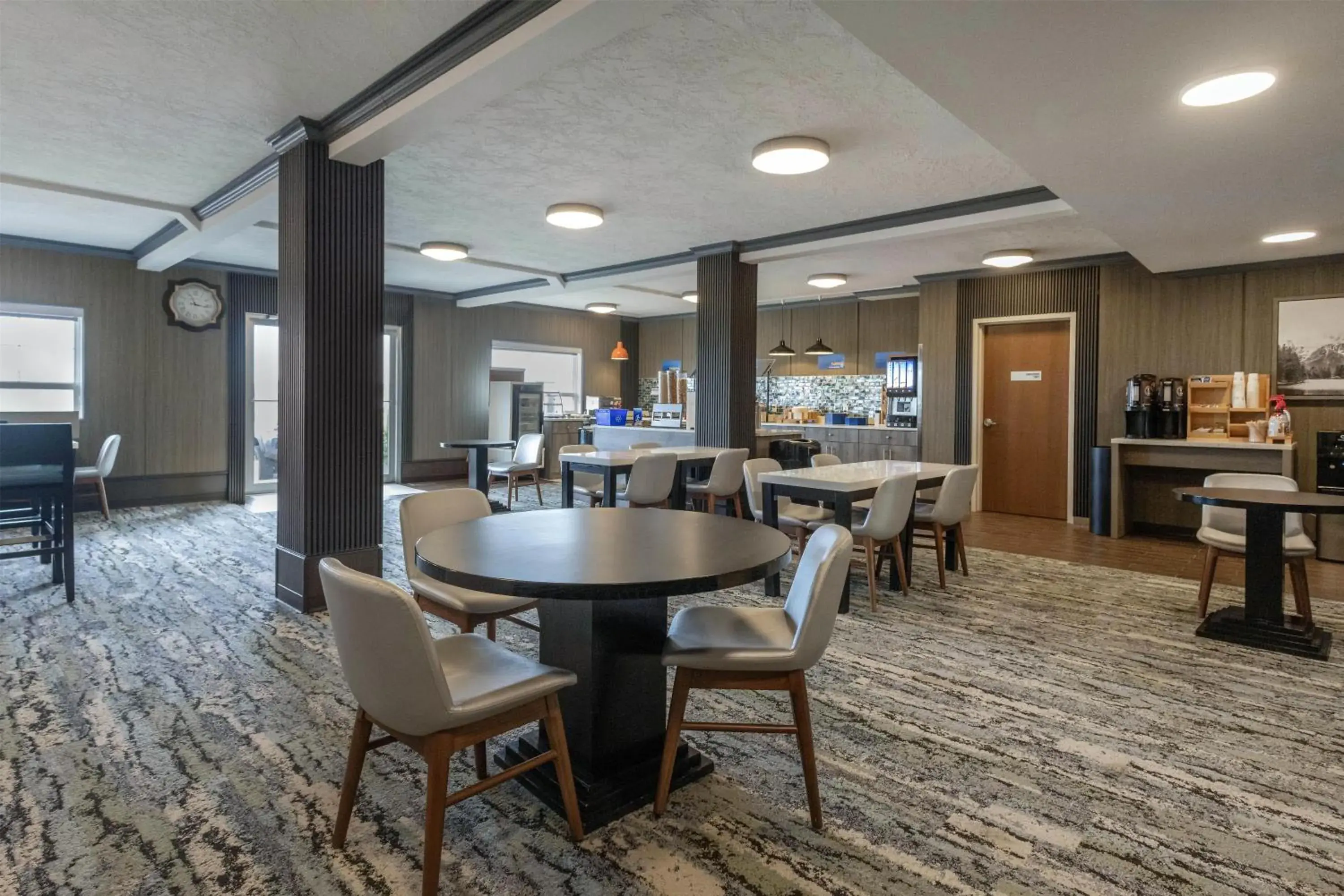 Breakfast in Best Western Dawson Creek Breakfast in Best Western Dawson Creek