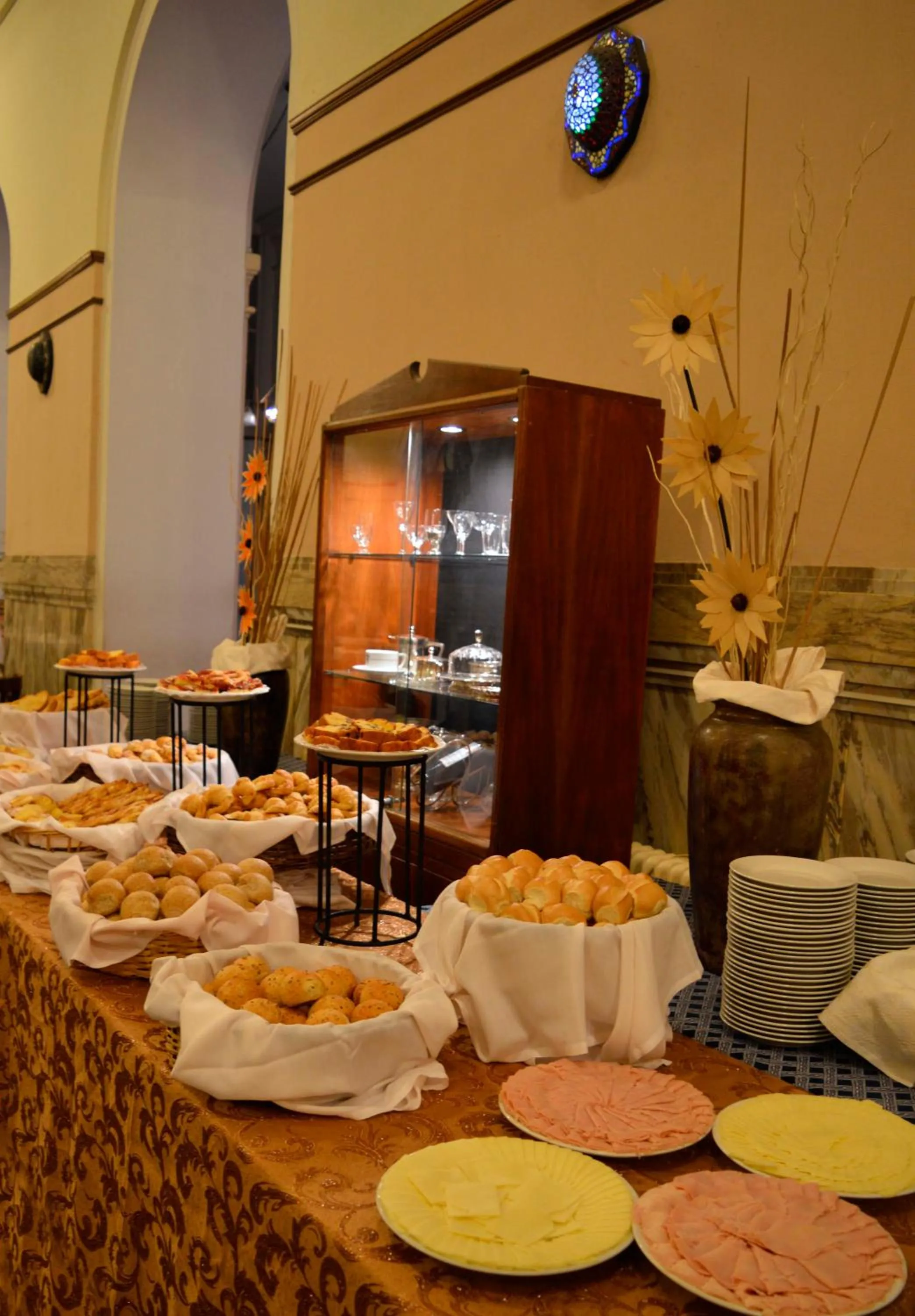 Buffet breakfast in Argentino Hotel Casino & Resort