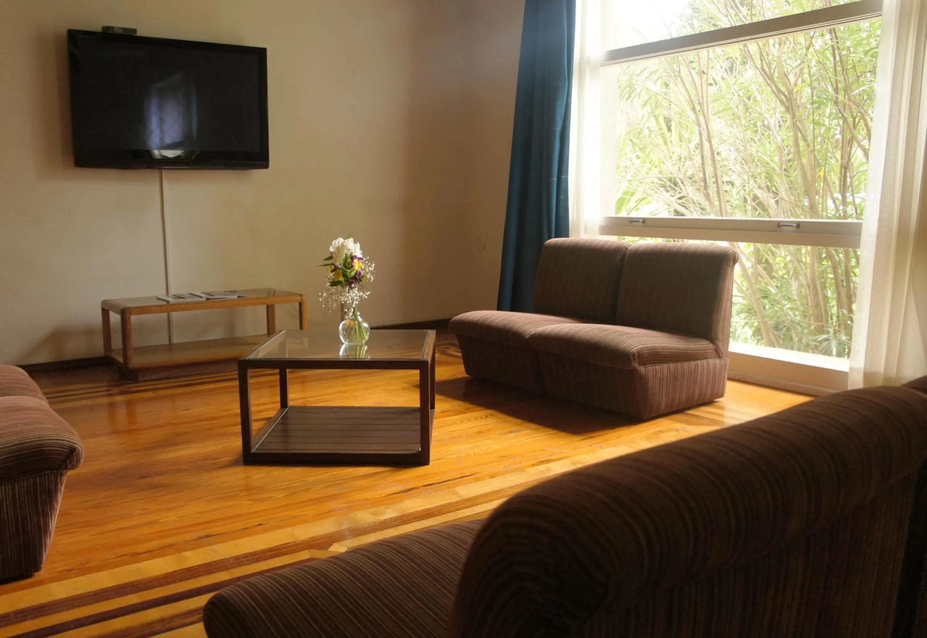 Communal lounge/ TV room in Argentino Hotel Casino & Resort