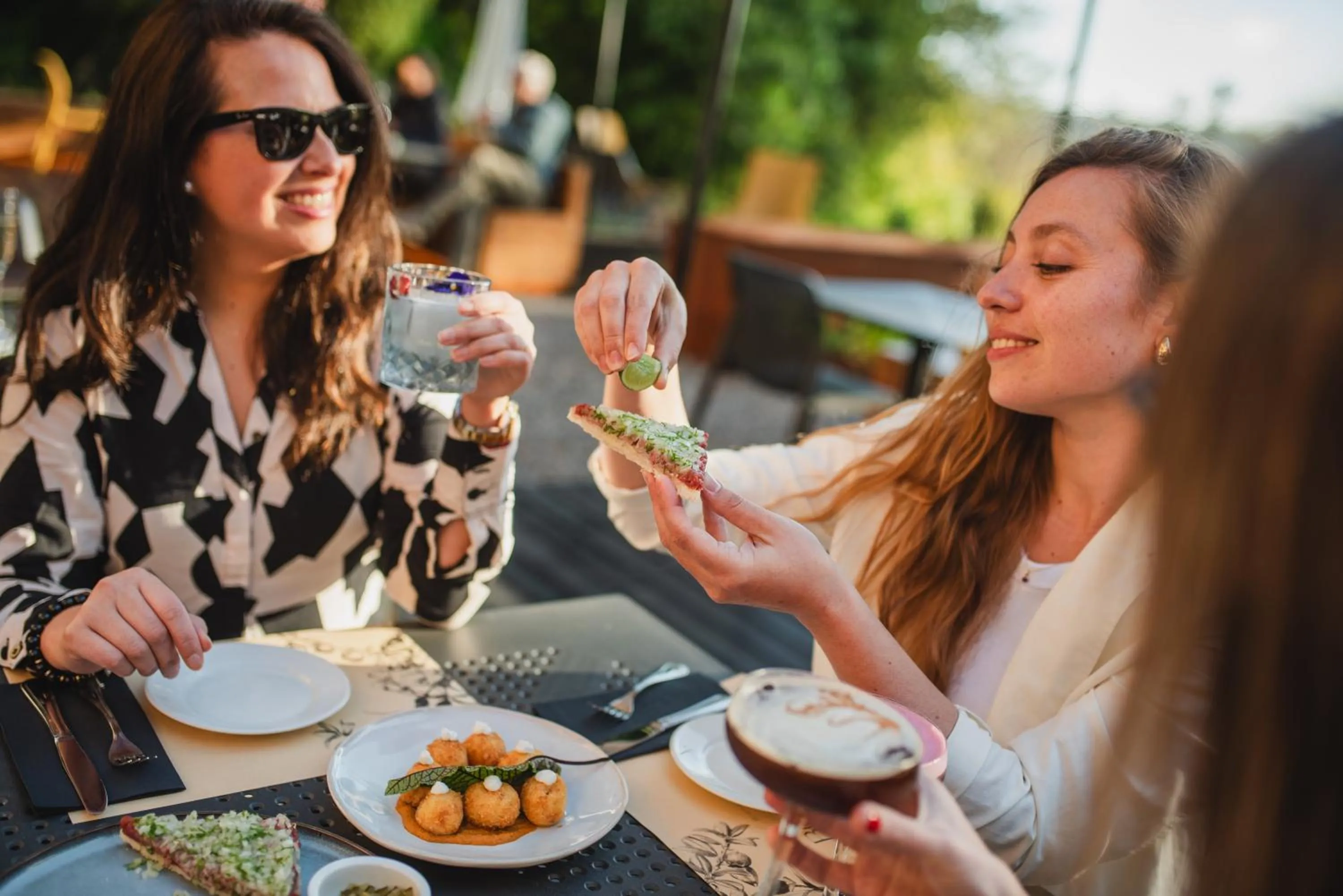 Restaurant/places to eat in Hotel Puerta del Sur