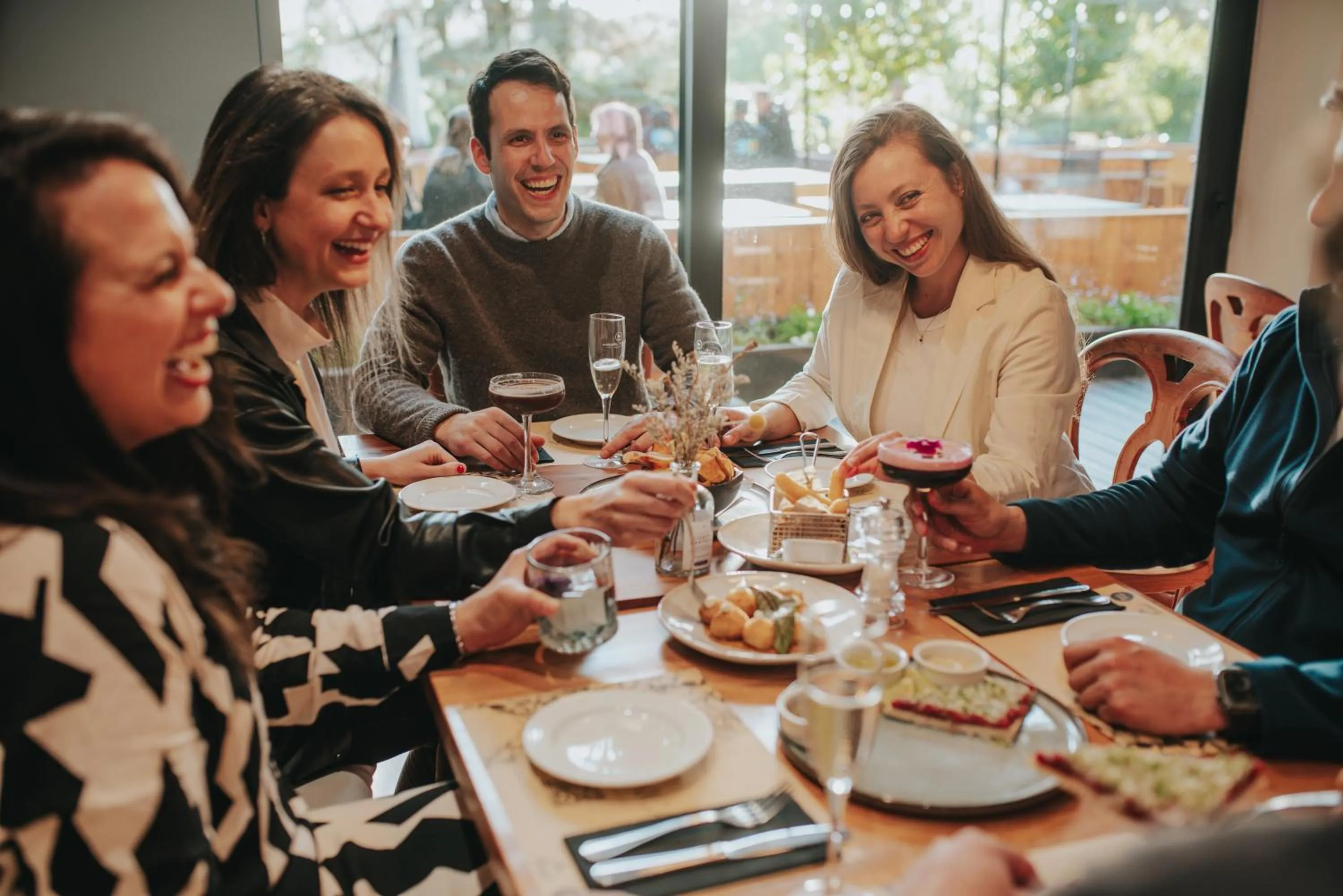 Restaurant/places to eat in Hotel Puerta del Sur